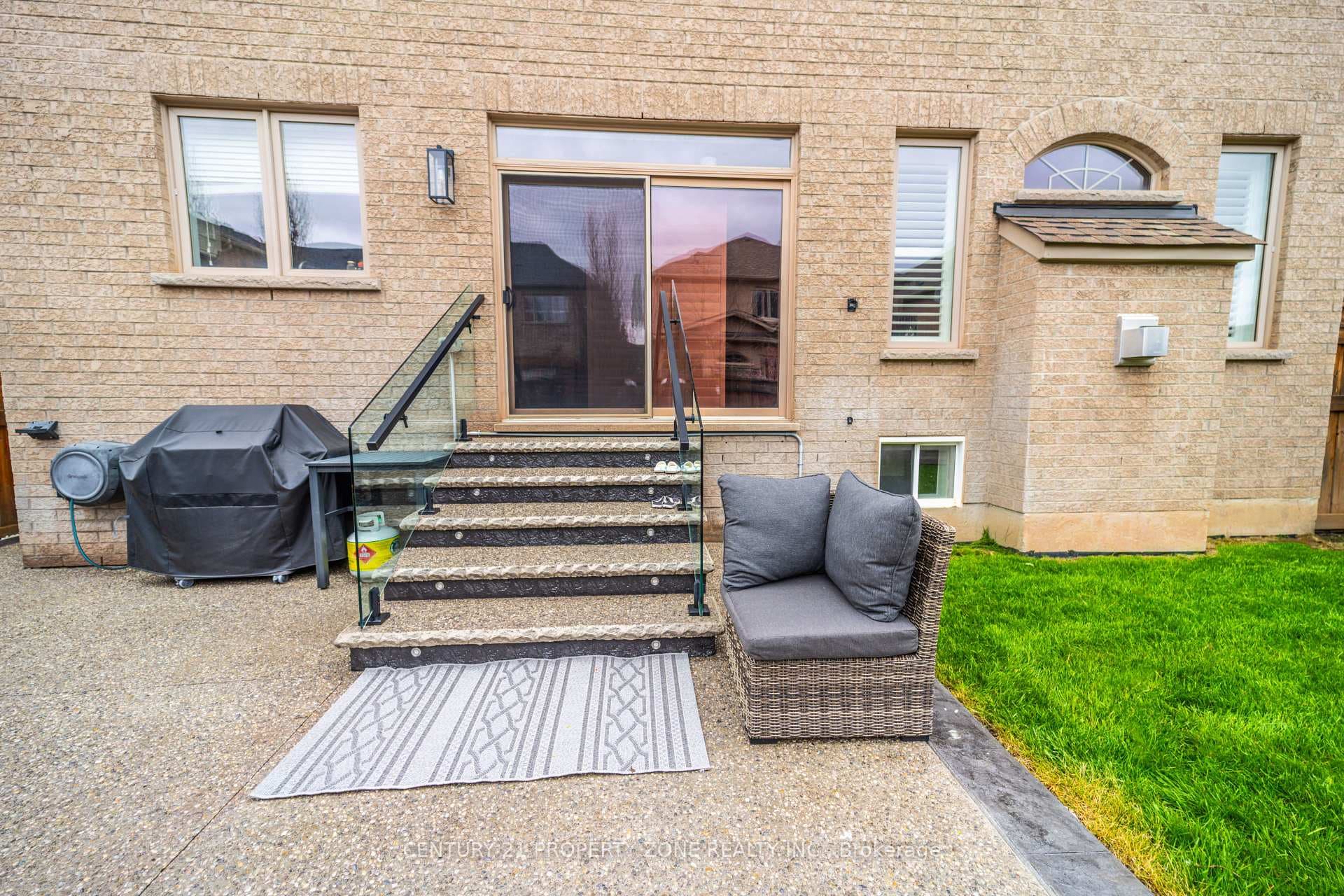 62 Impulse Circle - Detached photo 8 of 49 in Brampton, Ontario