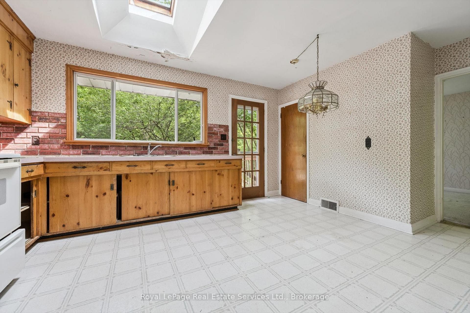 1118 Melvin Avenue - Detached photo 19 of 26 in Oakville, Ontario