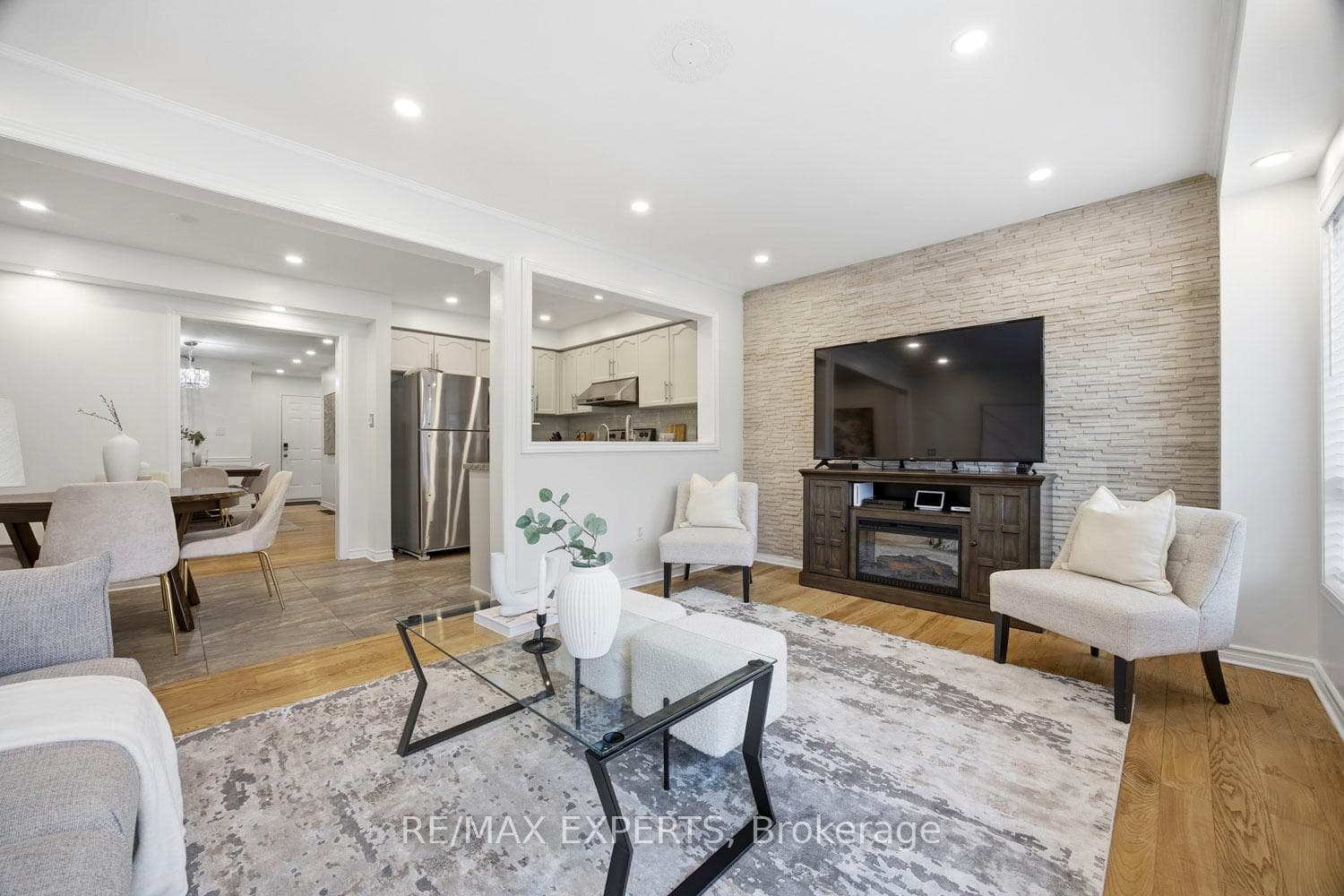 40 Dills Crescent - Detached photo 11 of 36 in Milton, Ontario