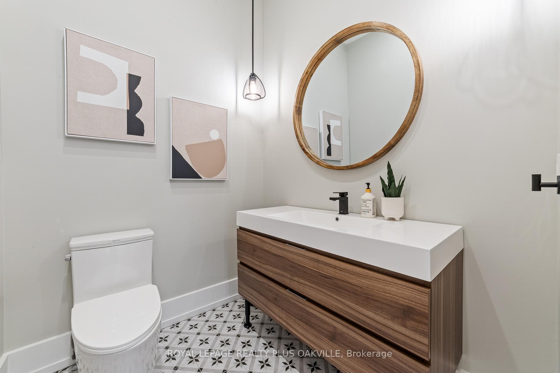 2057 Salvator Boulevard - Detached photo 6 of 50 in Oakville, Ontario