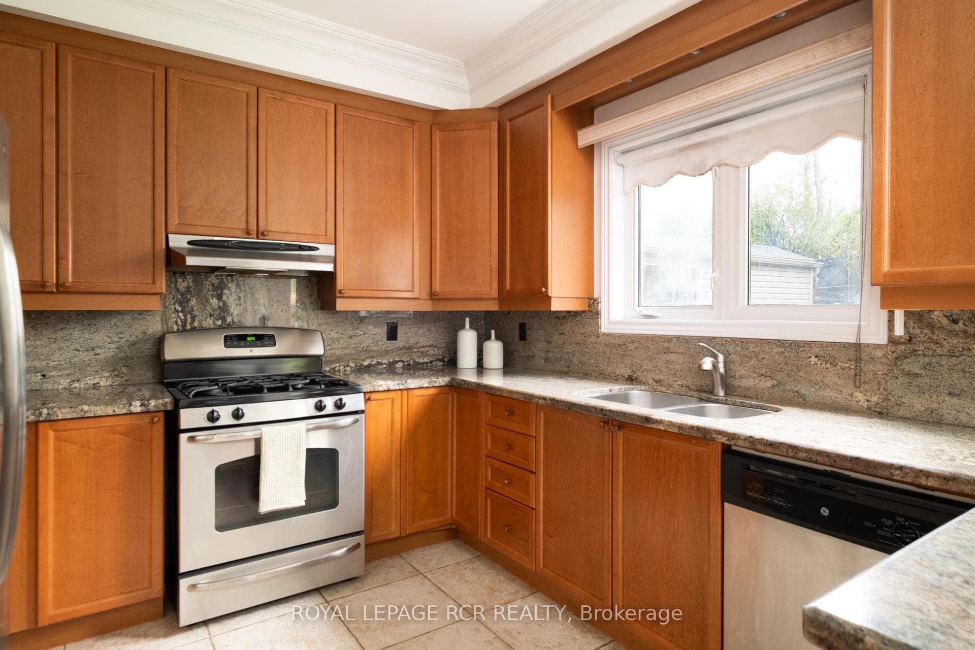 32 Dokkum Crescent - New Construction photo 11 of 41 in Brampton, Ontario