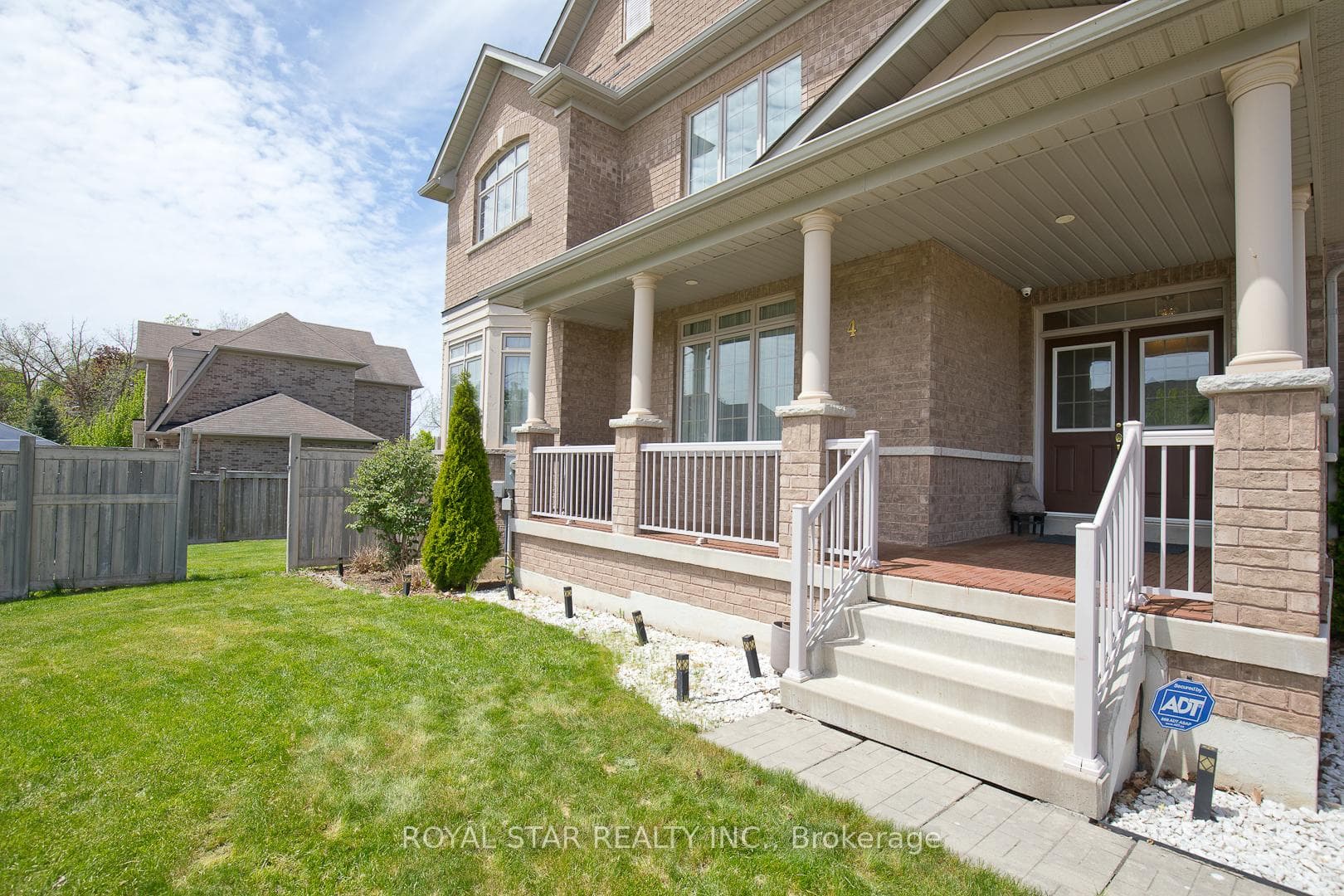 4 Berkwood Hollow - Detached photo 2 of 46 in Brampton, Ontario