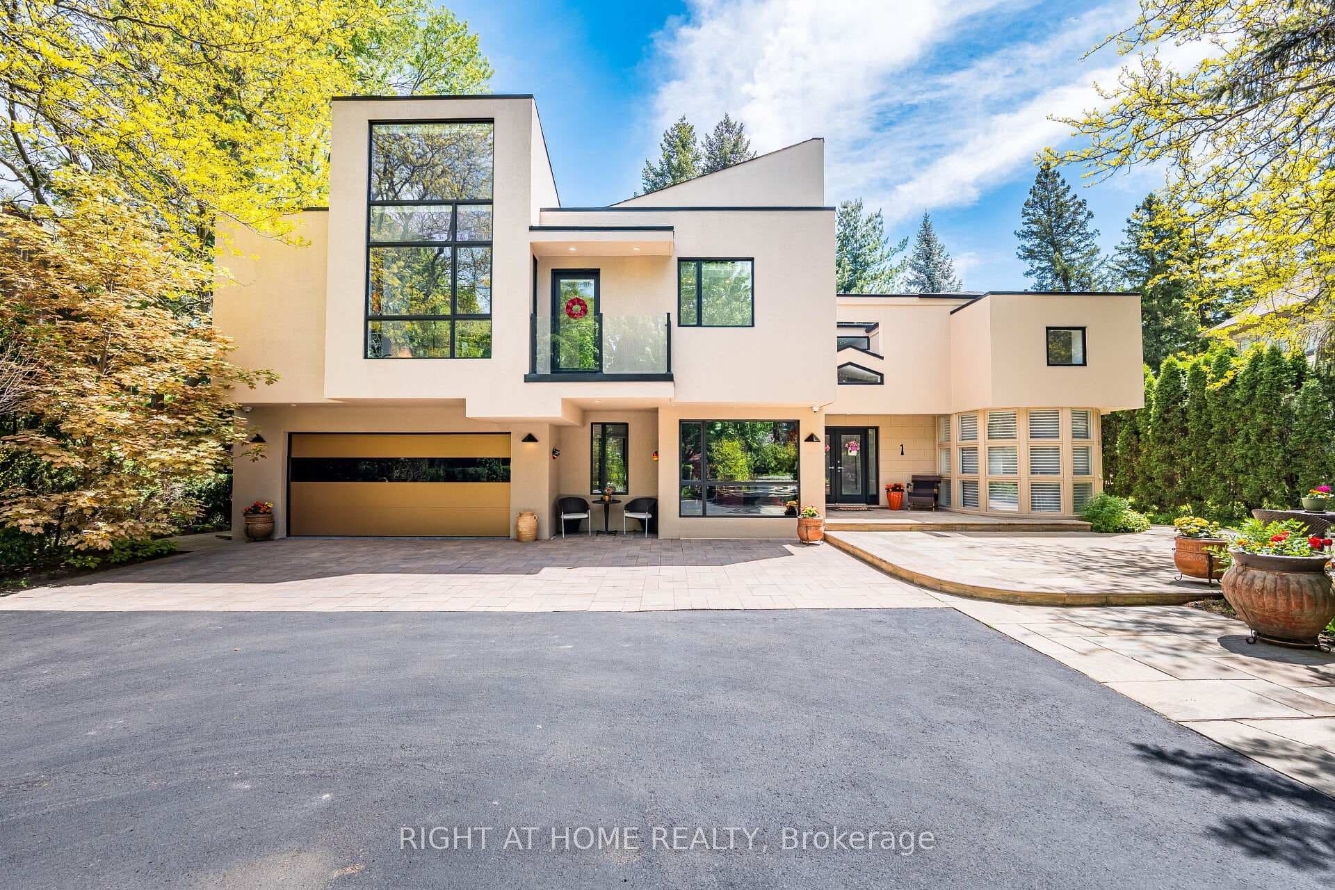 1 Friars Lane - Detached photo 1 of 50 in Etobicoke (Islington / Rexdale), Ontario