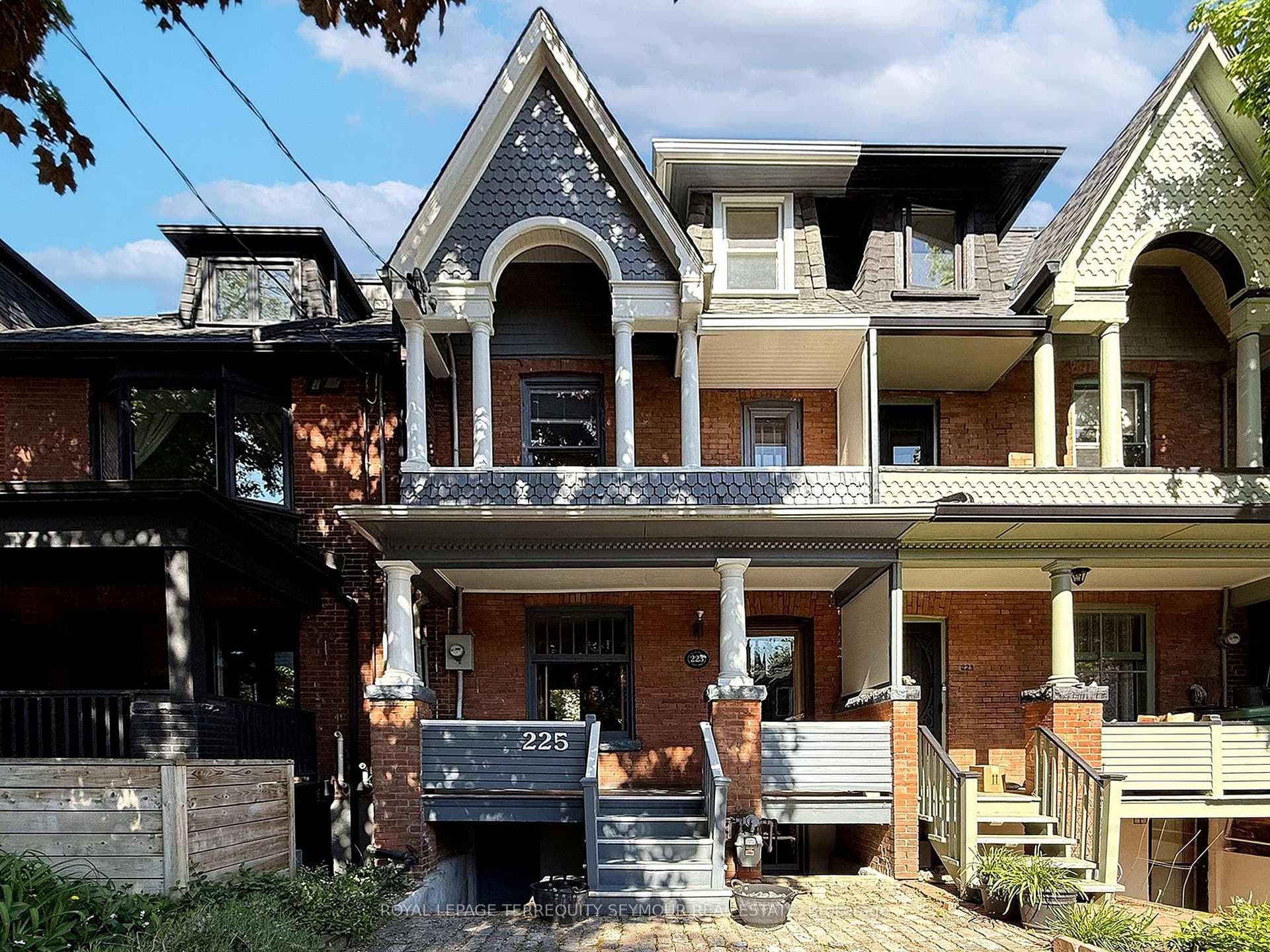 225 Howland Avenue - Townhouse photo 1 of 48 in Annex / Yorkville / Summerhill, Ontario