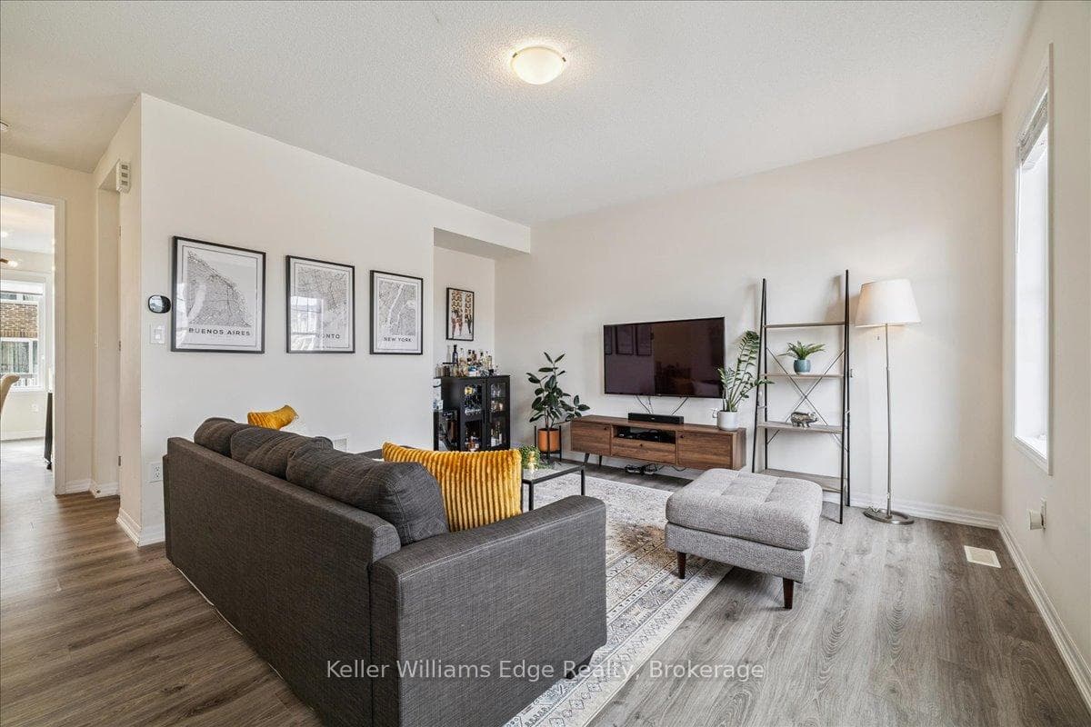244 Harold Dent Trail - Townhouse photo 12 of 40 in Oakville, Ontario