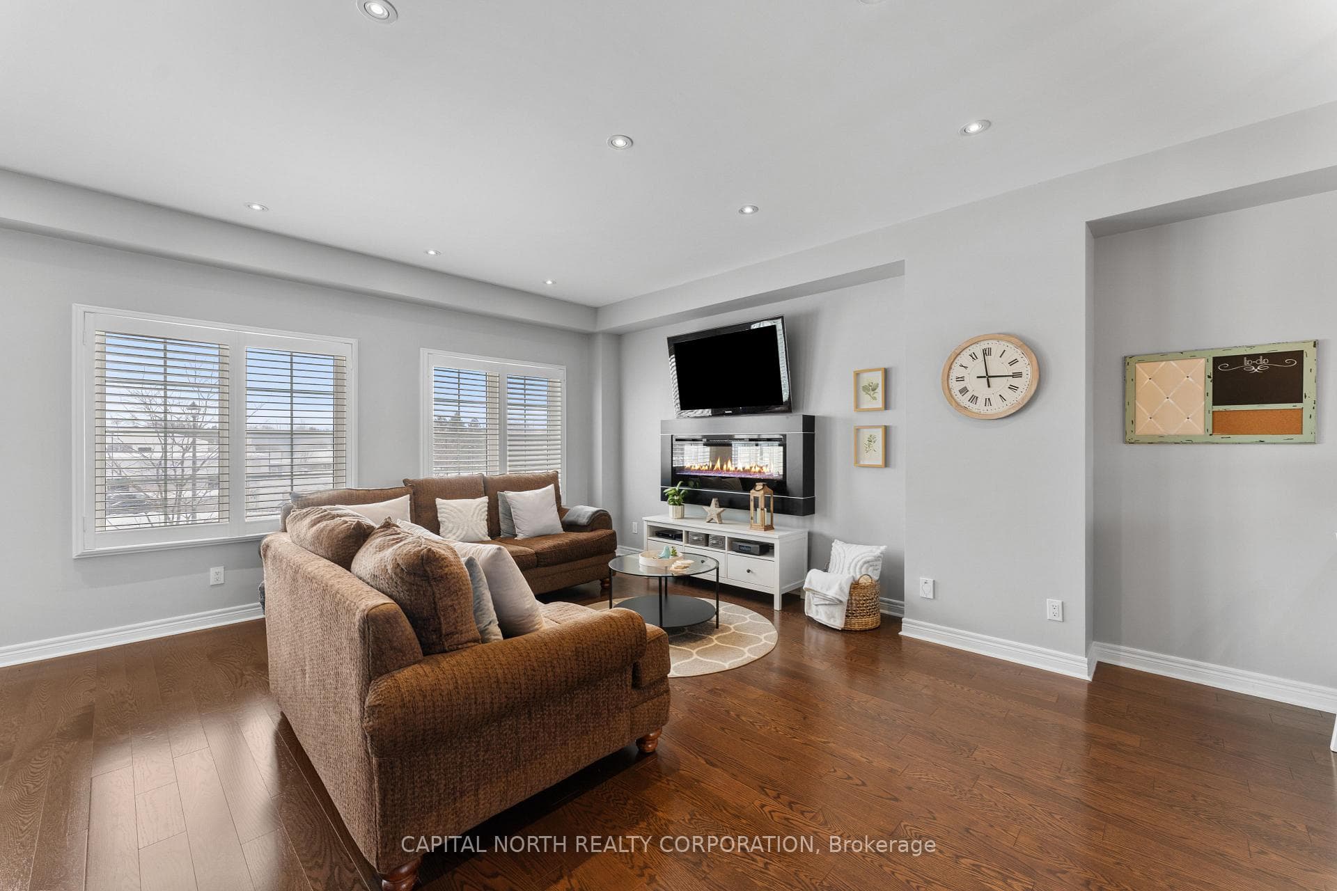 36 Mcdevitt Lane - Townhouse photo 10 of 43 in Caledon, Ontario