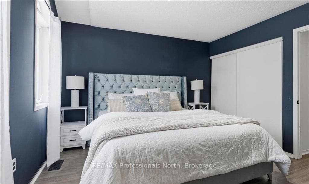 98 Roxton Road - Semi-Detached photo 4 of 28 in Oakville, Ontario