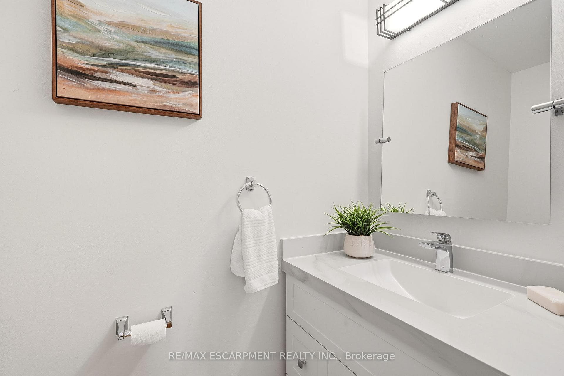 2347 Tweedsmuir Court - Detached photo 20 of 48 in Burlington, Ontario