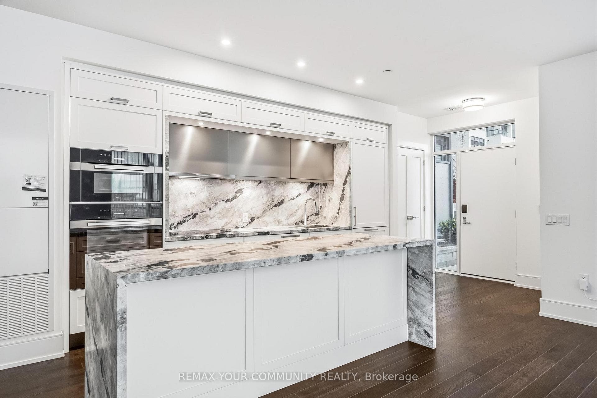 10 Inn On The Park Drive Unit 110 - Condo photo 11 of 38 in Don Mills / Parkwoods / Victoria Village, Ontario
