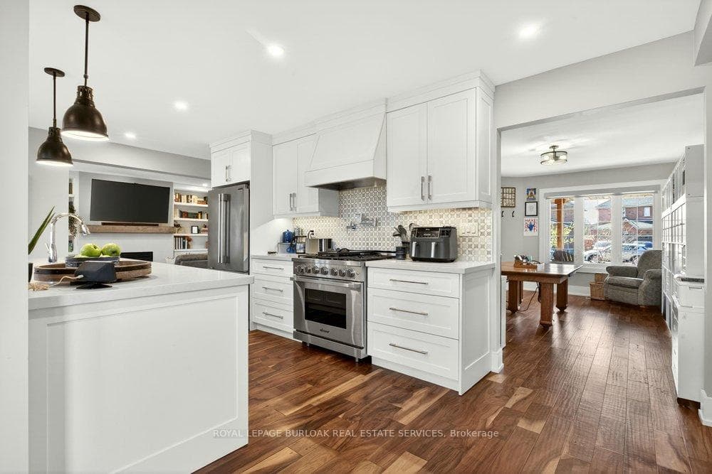 1078 Augustus Drive - Detached photo 11 of 49 in Burlington, Ontario