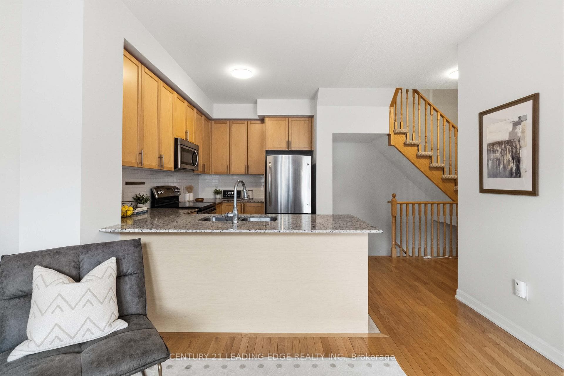 165 Hampshire Way Unit 106 - Townhouse photo 8 of 28 in Milton, Ontario