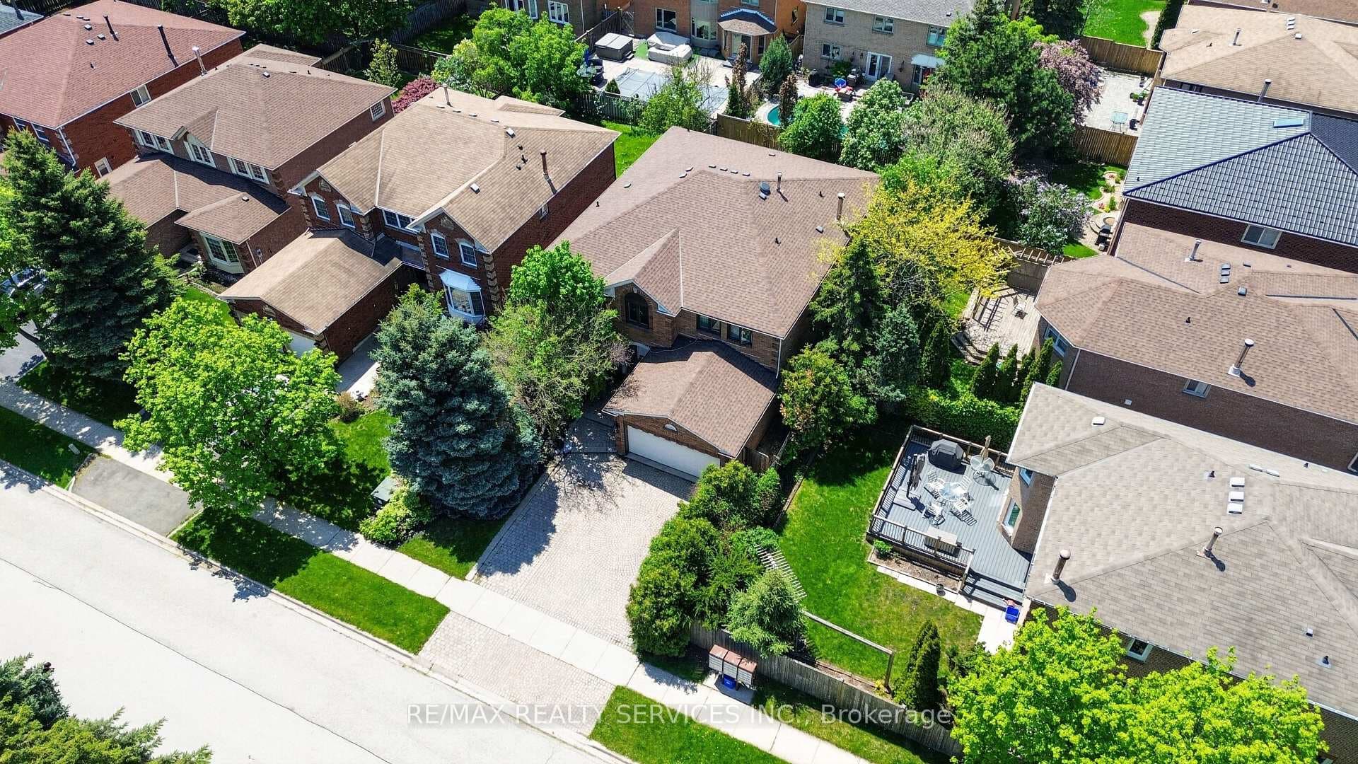 2069 Schoolmaster Circle - Detached photo 49 of 49 in Oakville, Ontario