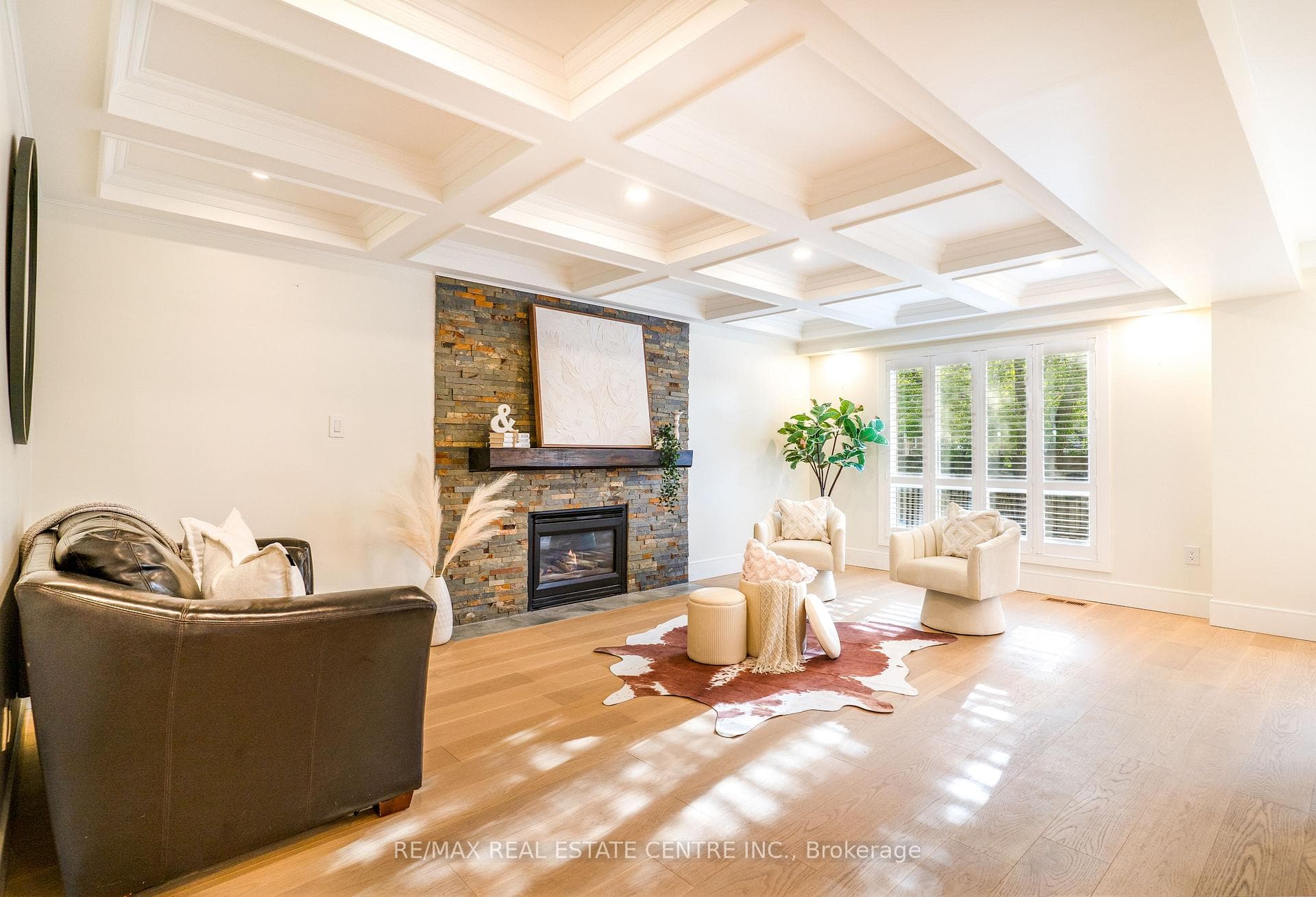 2 Orvieto Court - Detached photo 6 of 47 in Hamilton, Ontario