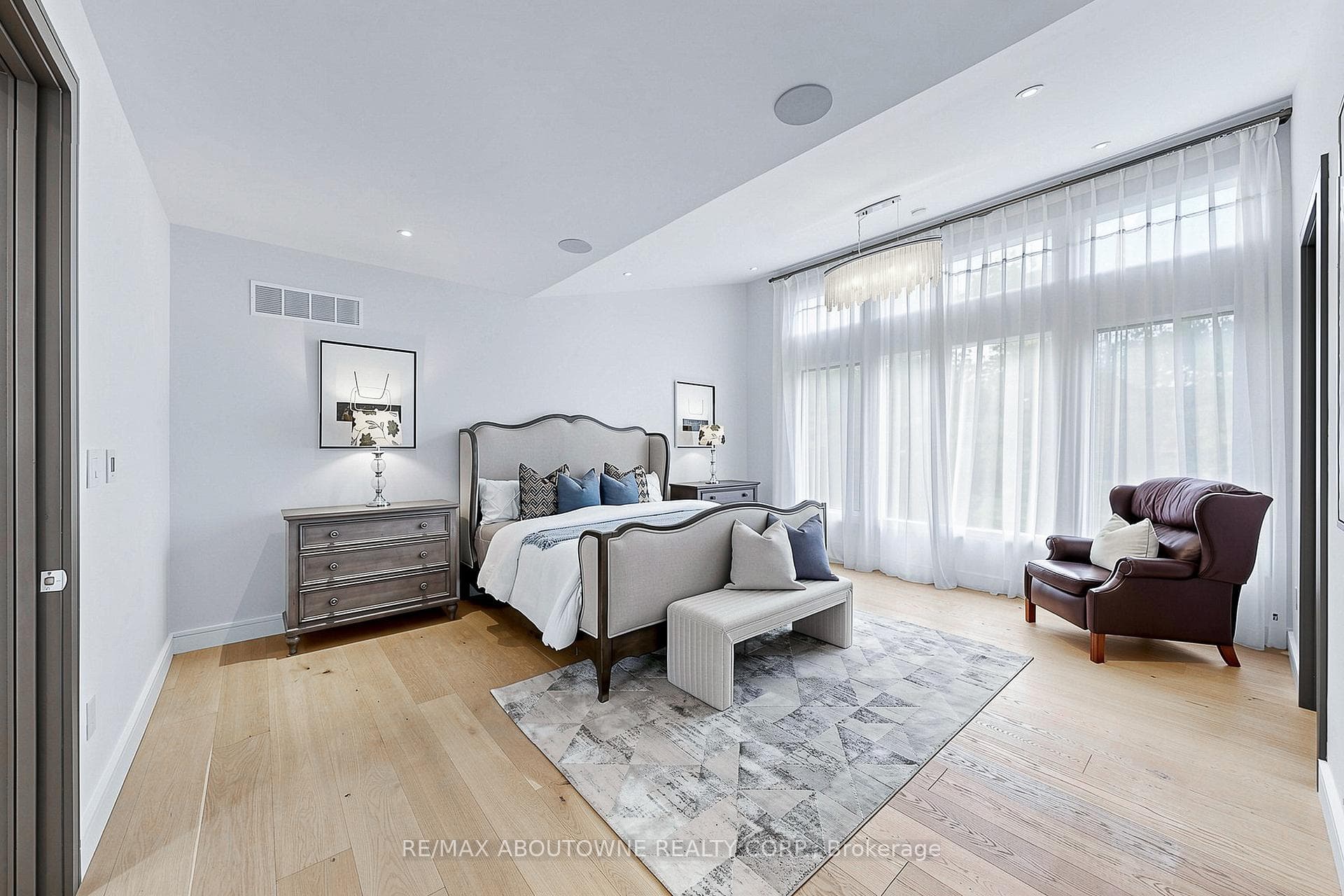 1364 Acton Crescent - Detached photo 24 of 50 in Oakville, Ontario