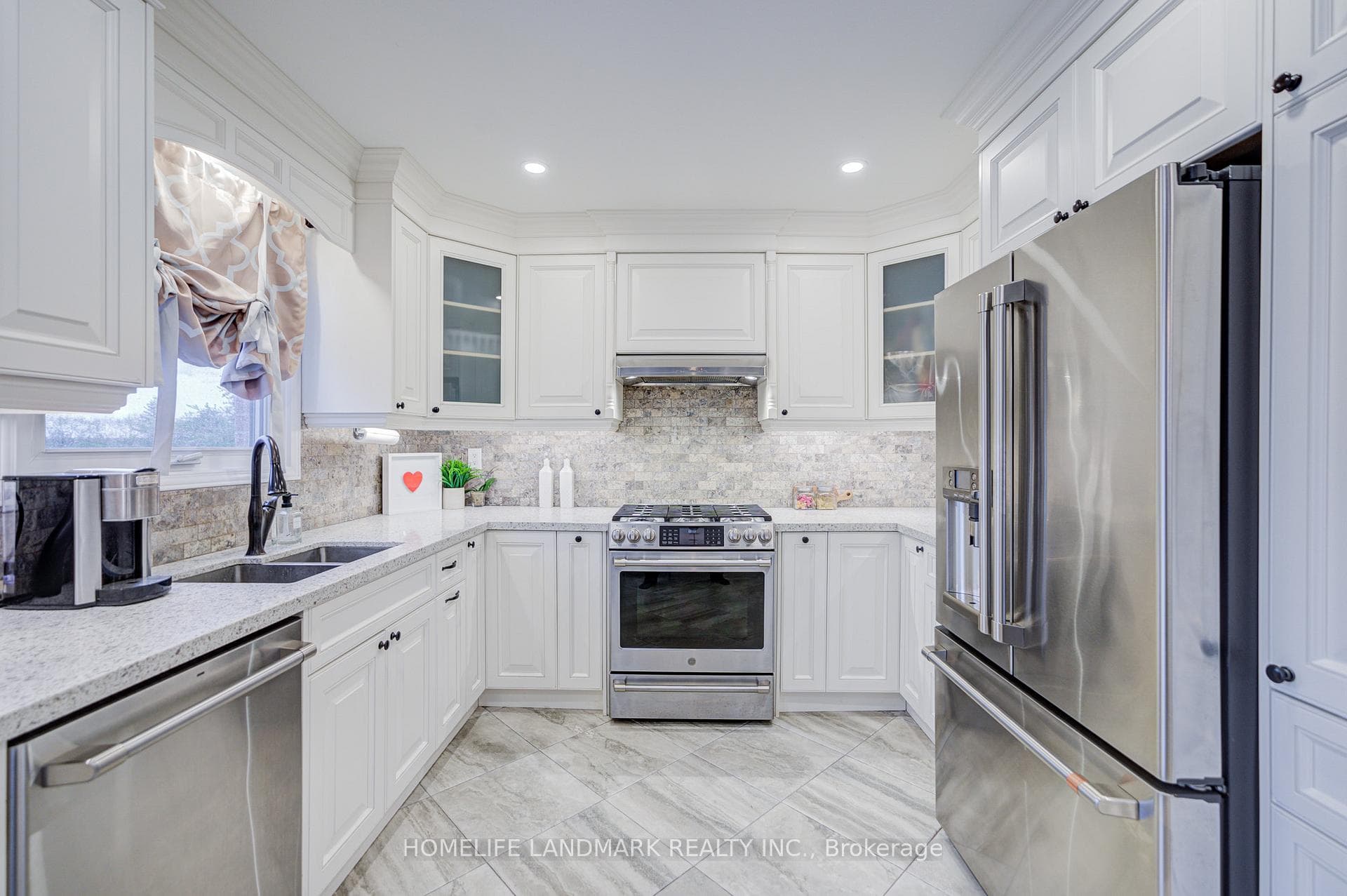 2105 Folkway Drive - Detached photo 16 of 33 in Mississauga, Ontario