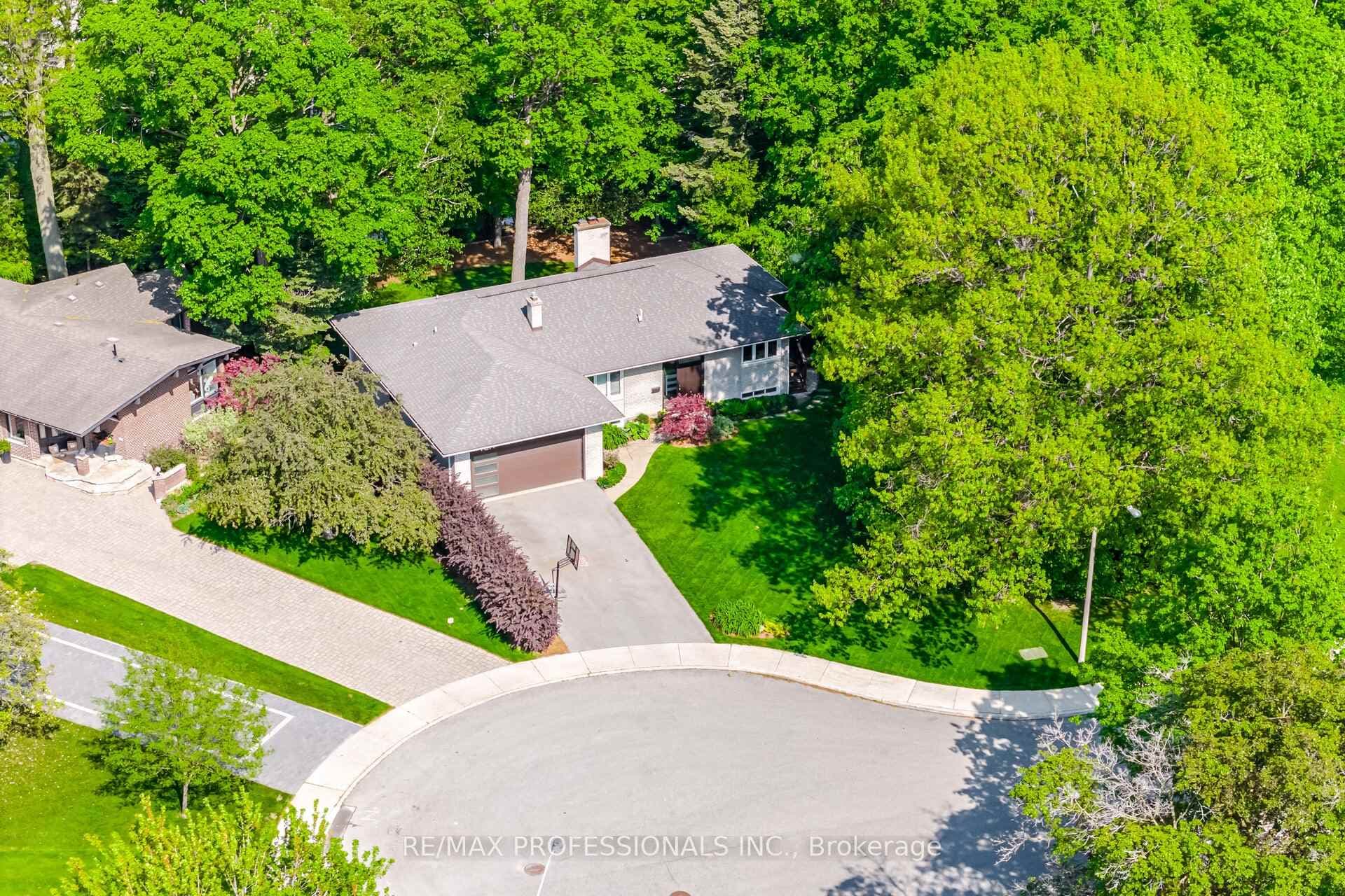 10 Cosway Court - Detached photo 2 of 46 in Etobicoke (Islington / Rexdale), Ontario