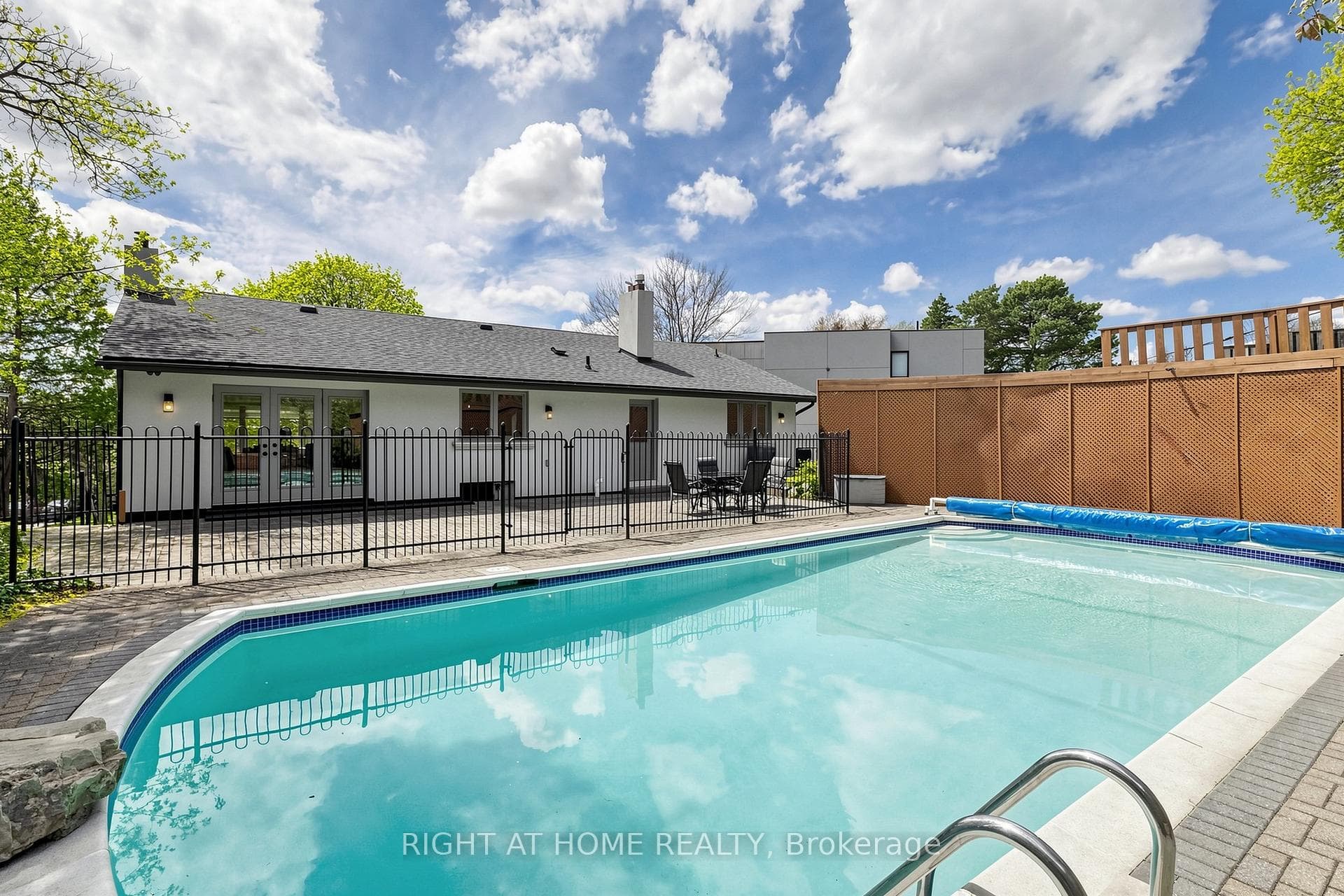41 Larabee Crescent - Detached photo 9 of 42 in Don Mills / Parkwoods / Victoria Village, Ontario