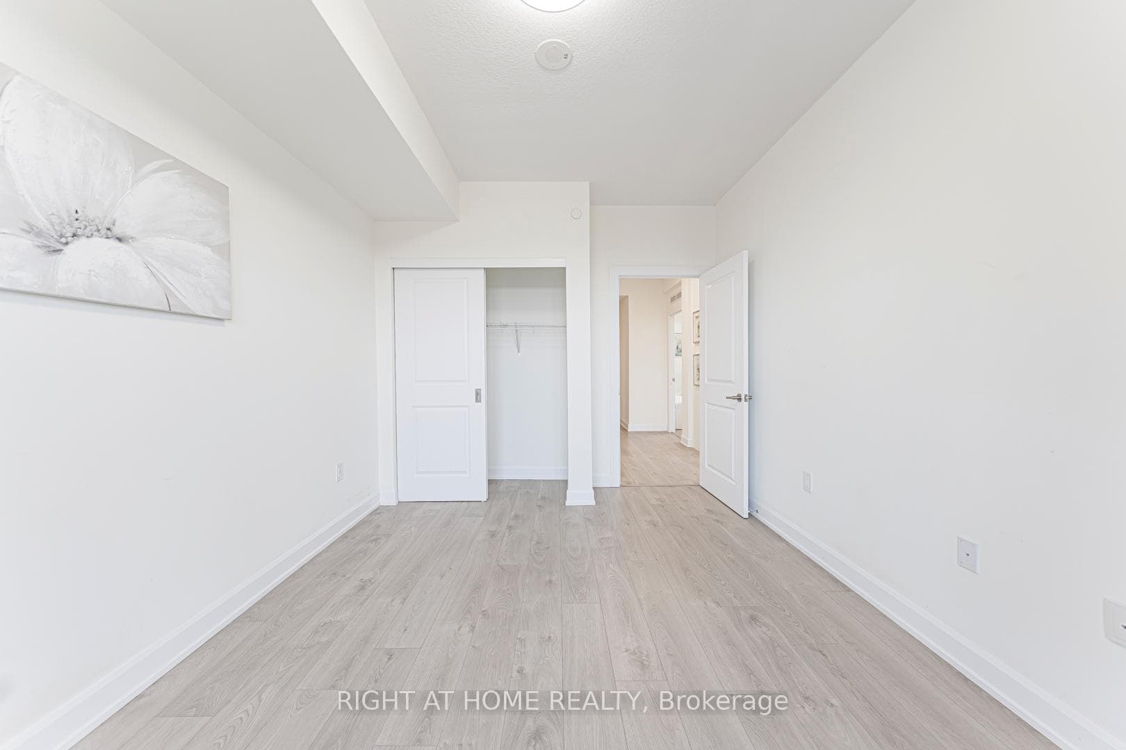 3200 william coltson Avenue Unit 524 - Condo photo 8 of 22 in Oakville, Ontario