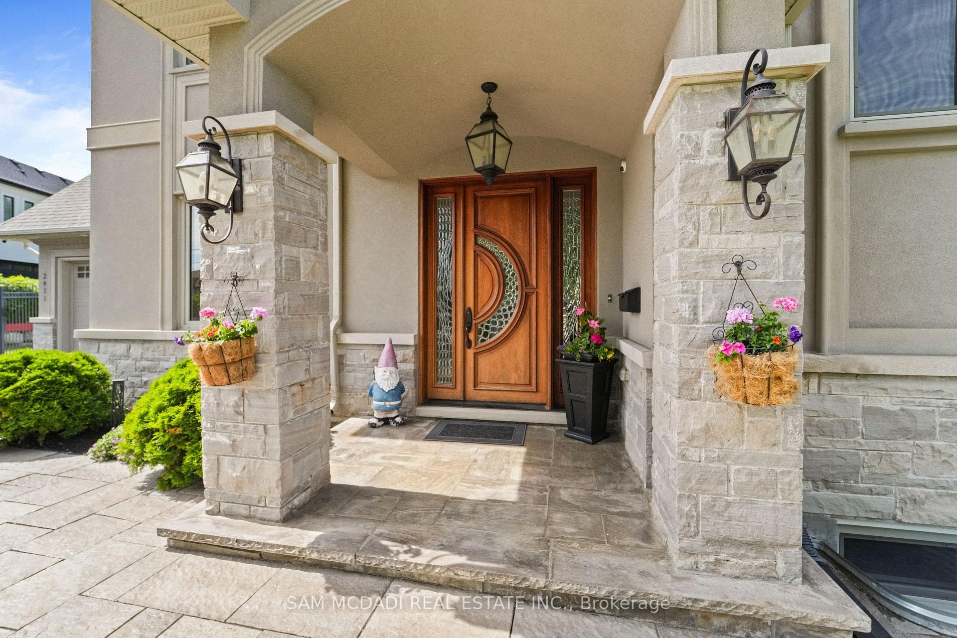 2411 Thorn Lodge Drive - Detached photo 4 of 50 in Mississauga, Ontario