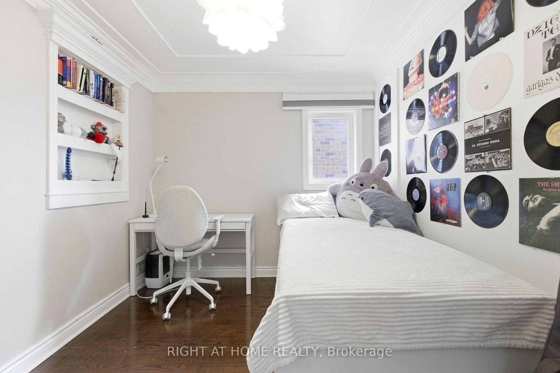 10 Learmont Avenue - Detached photo 25 of 34 in Caledon, Ontario