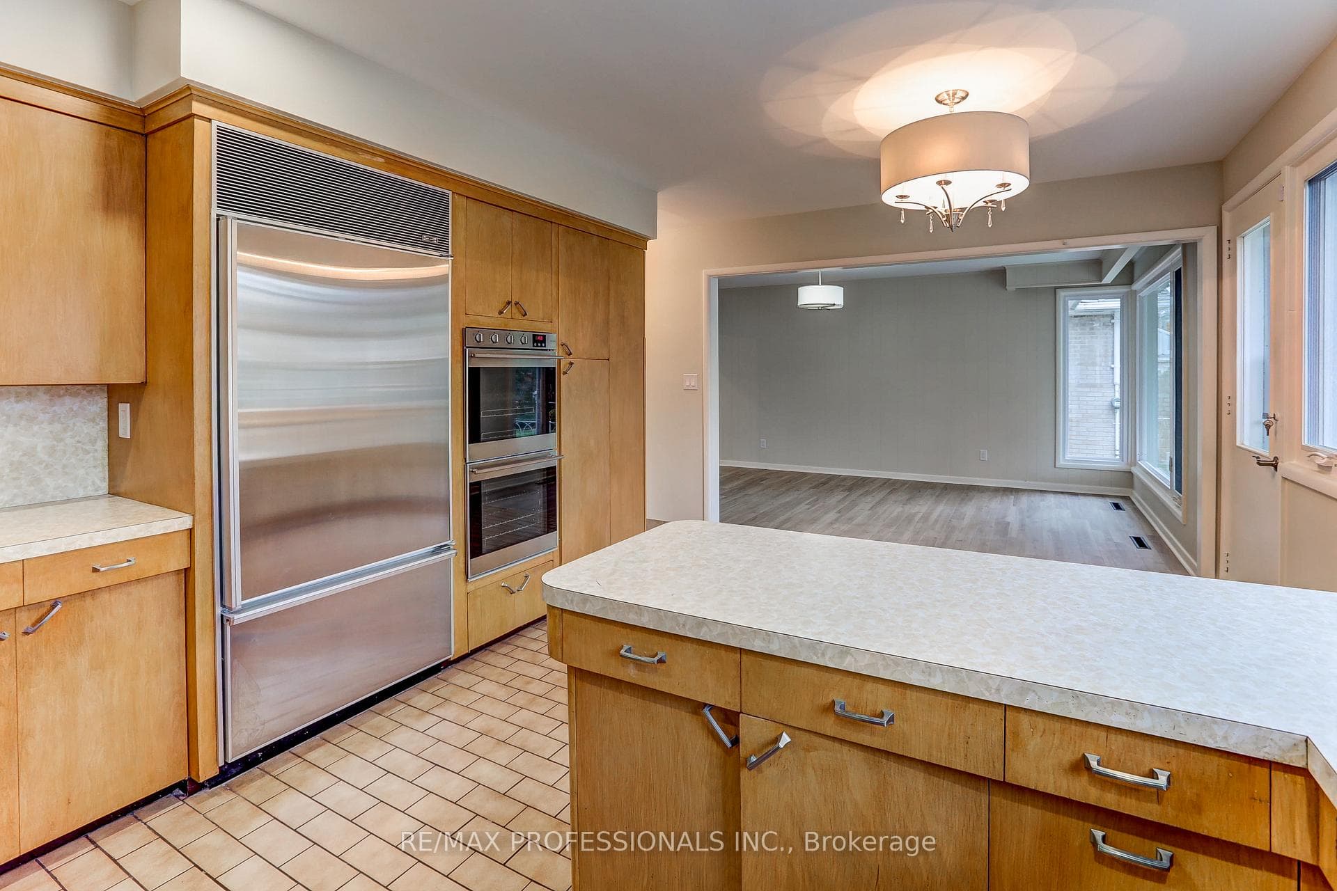 23 Ravensbourne Crescent - Detached photo 17 of 44 in Etobicoke (Islington / Rexdale), Ontario