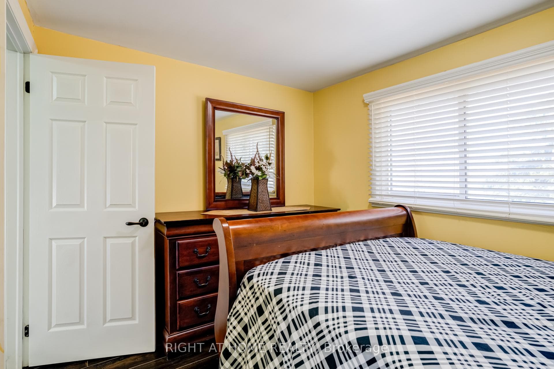 40 Salisbury Circle - Semi-Detached photo 20 of 50 in Brampton, Ontario