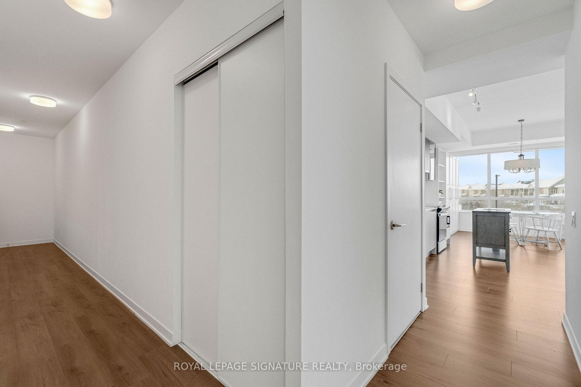 395 Dundas Street Unit 234 - Condo photo 12 of 35 in Oakville, Ontario