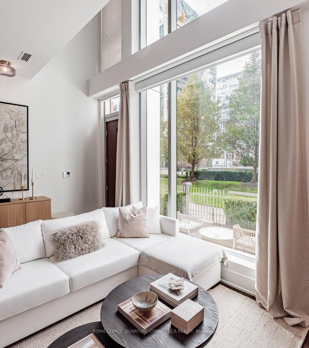 39 Queens Quay Unit TH132 - Condo photo 21 of 35 in Regent Park / Cabbagetown / St. James Town, Ontario