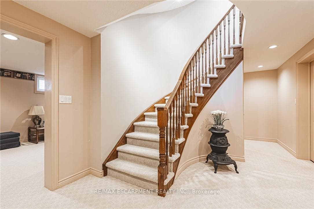 33 Golfview Crescent - Detached photo 31 of 50 in Hamilton, Ontario