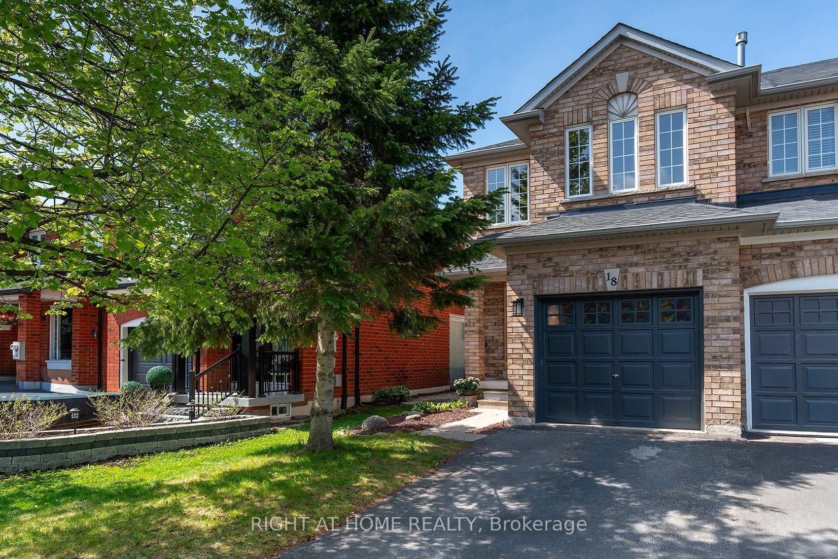 18 Frank Johnston Road - Townhouse photo 5 of 50 in Caledon, Ontario