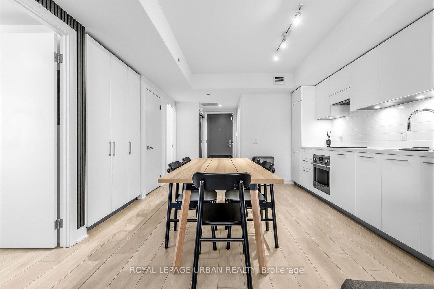 33 Frederick Todd Way Unit 505 - Condo photo 9 of 42 in Flemingdon Park / Don Mills, Ontario