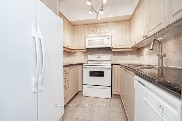 880 Grandview Way Unit 1209 - Condo photo 14 of 26 in Willowdale / Newtonbrook, Ontario