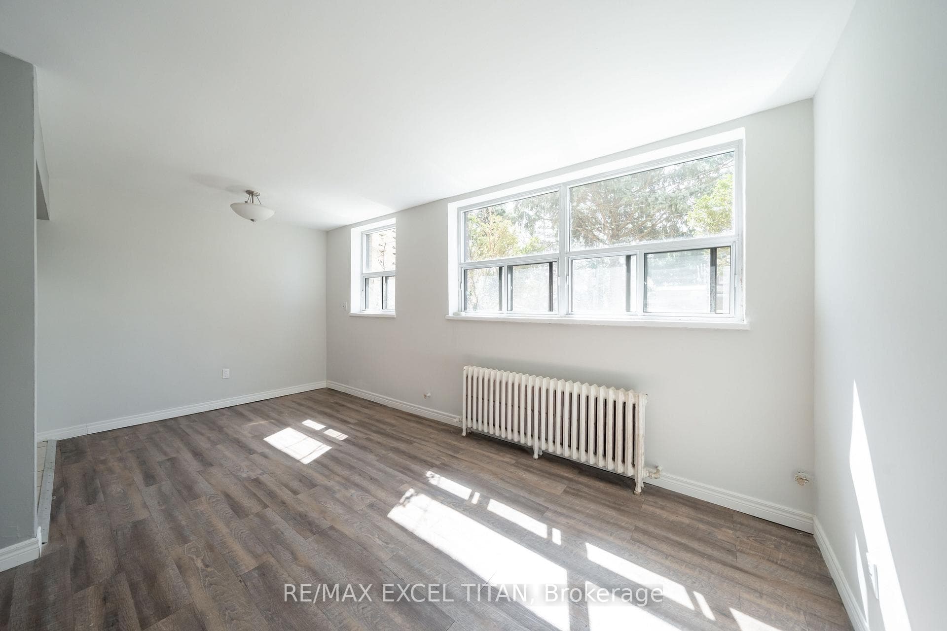 799 Robinson Street Unit 11 - Condo photo 2 of 13 in Burlington, Ontario