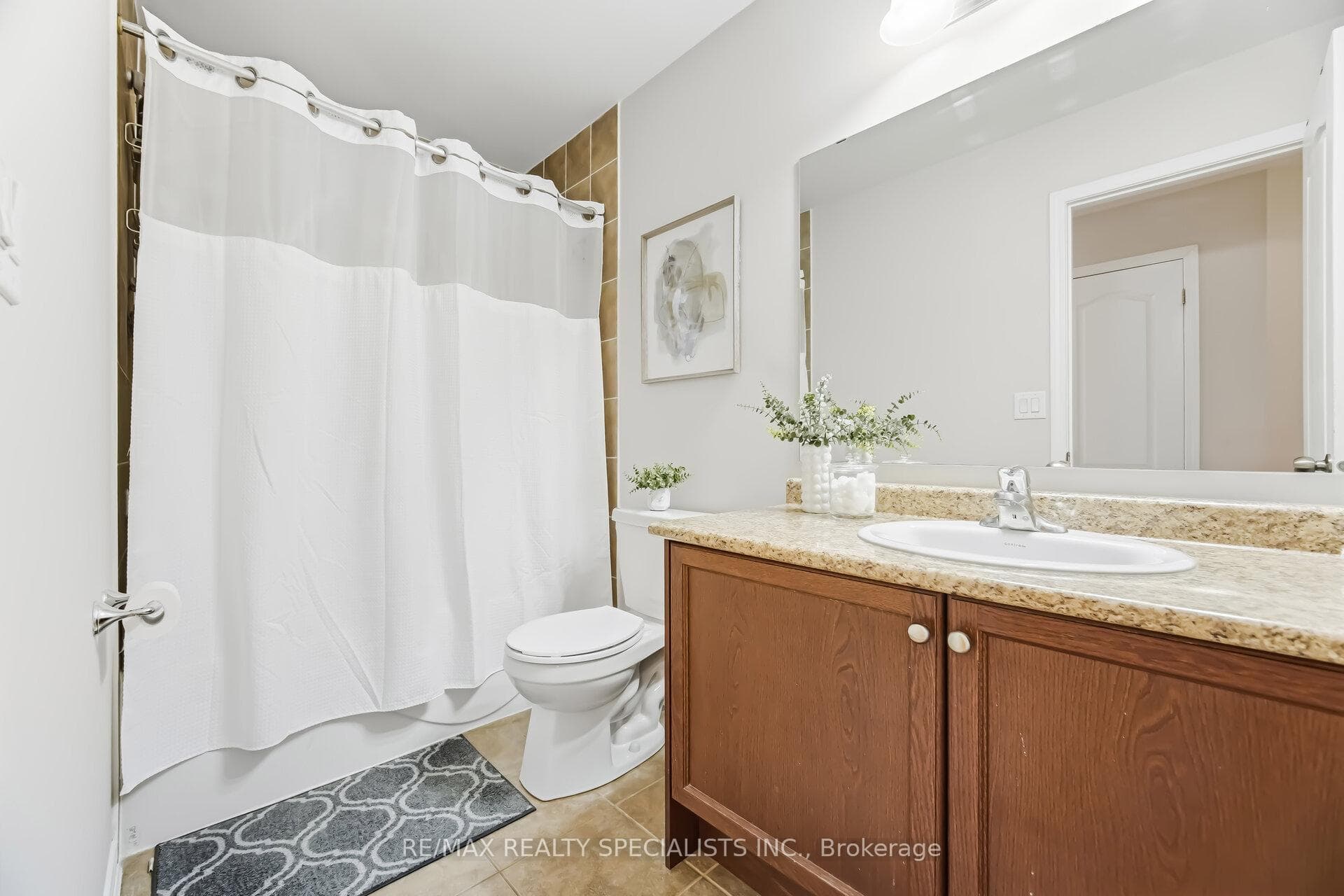 33 Birchfield Crescent - Townhouse photo 16 of 16 in Caledon, Ontario