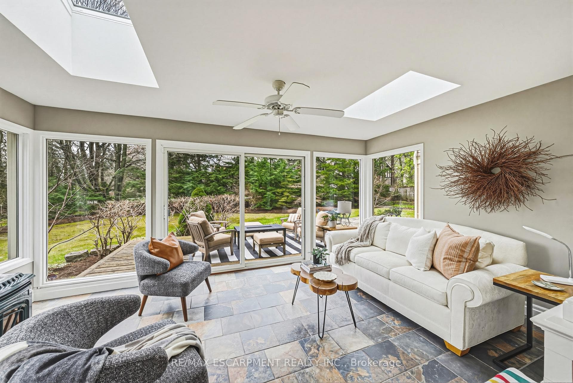 7 Colonial Crescent - Detached photo 23 of 49 in Oakville, Ontario