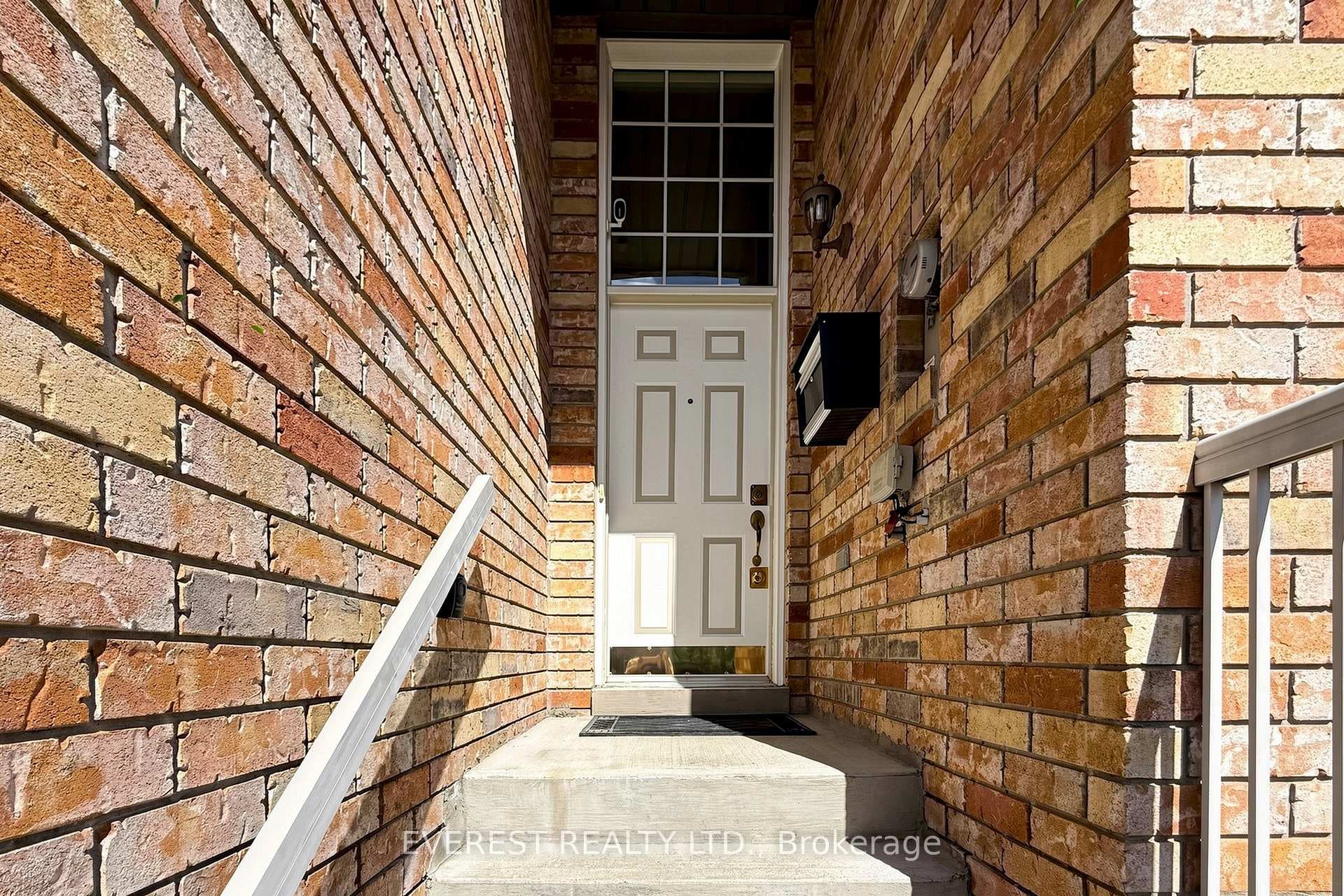 116 Conn Smythe Drive - Townhouse photo 3 of 47 in Scarborough (West Hill / Highland Creek), Ontario