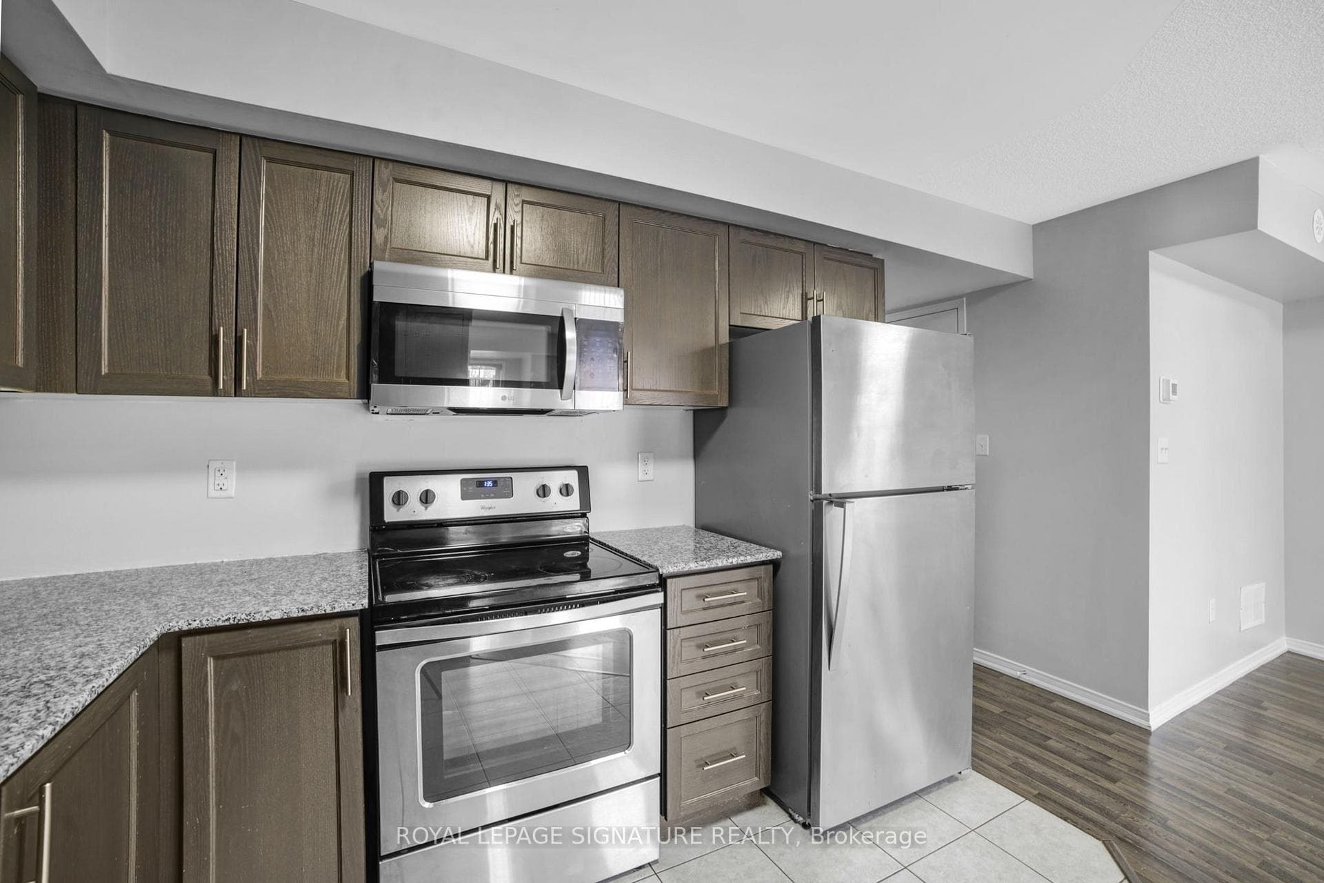 2492 Post Road Unit 19 - Condo photo 15 of 24 in Oakville, Ontario