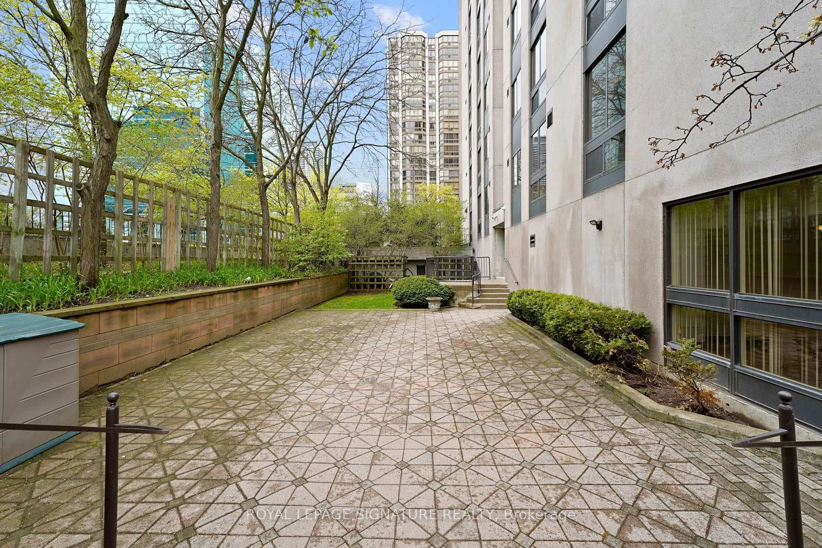 5 Kenneth Avenue Unit 205 - Condo photo 35 of 39 in Willowdale / Newtonbrook, Ontario