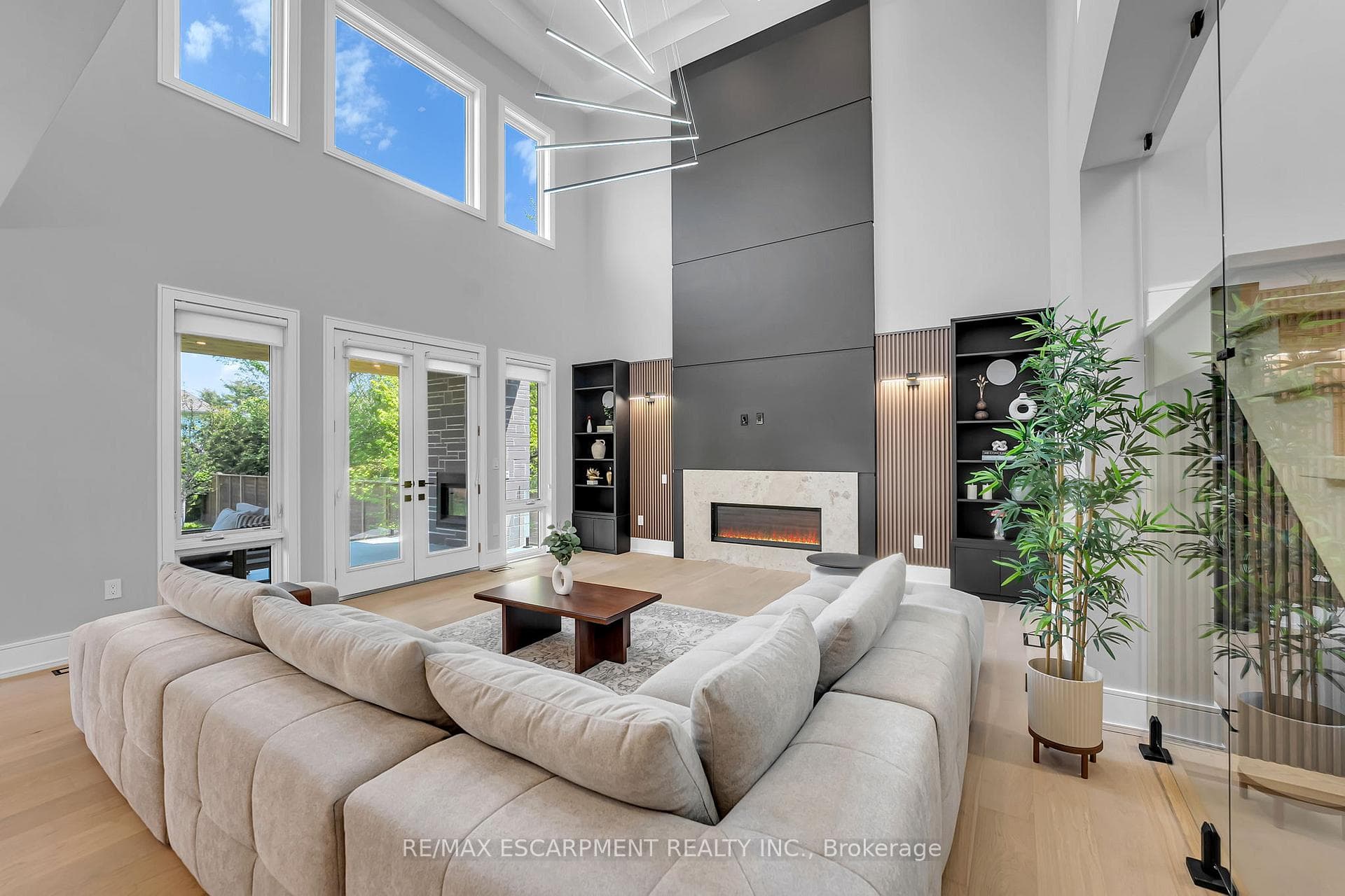 221 Morden Road - Detached photo 21 of 49 in Oakville, Ontario
