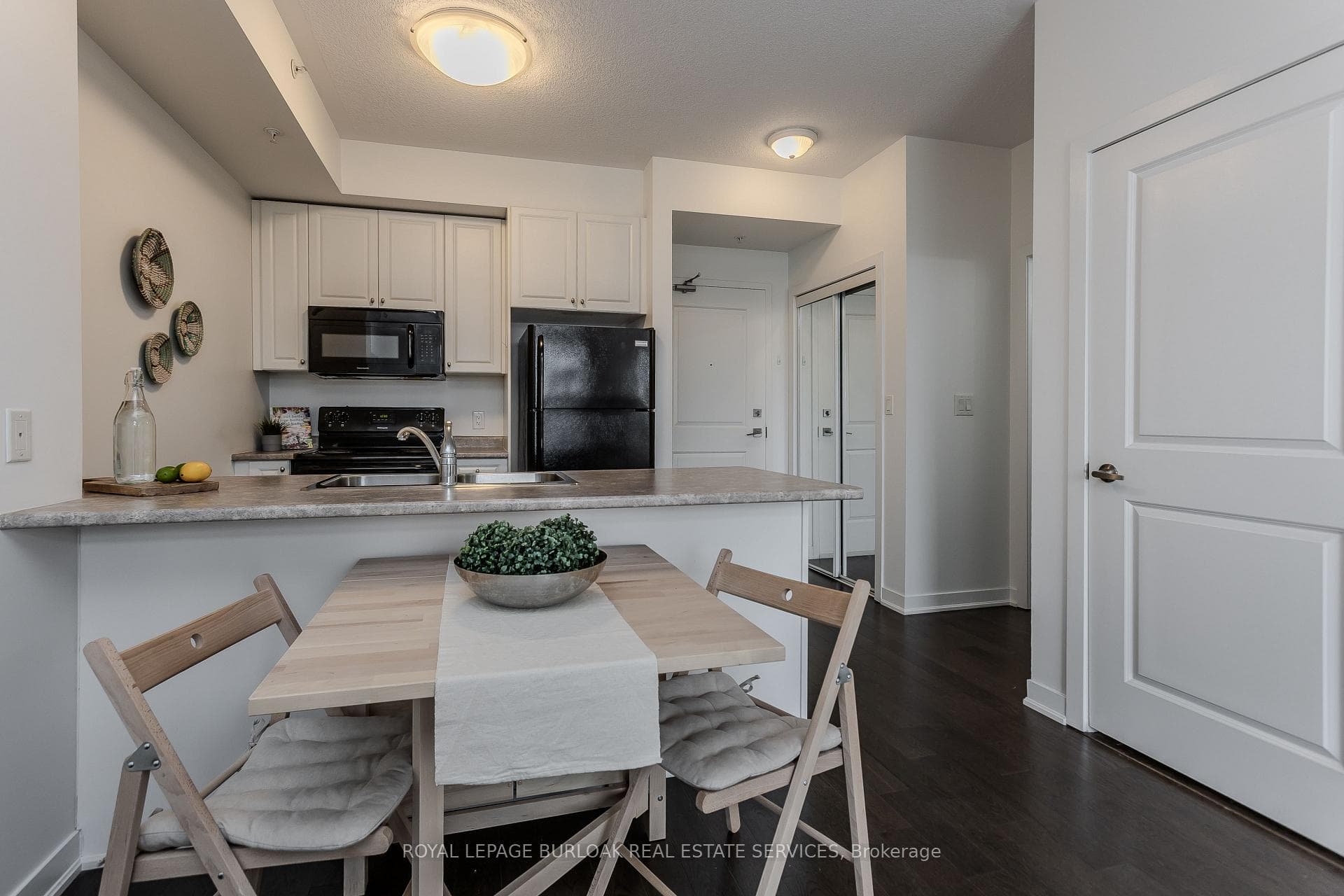 5010 Corporate Drive Unit 307 - Condo photo 8 of 30 in Burlington, Ontario