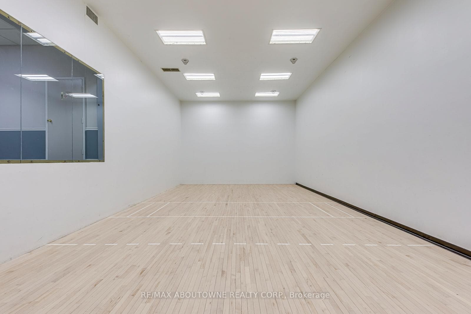 1270 Maple Crossing Boulevard Unit 1705 - Condo photo 39 of 44 in Burlington, Ontario