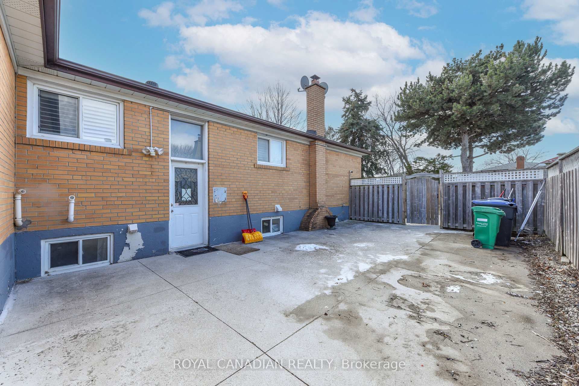 7566 Lockington Crescent - Detached photo 27 of 48 in Mississauga, Ontario