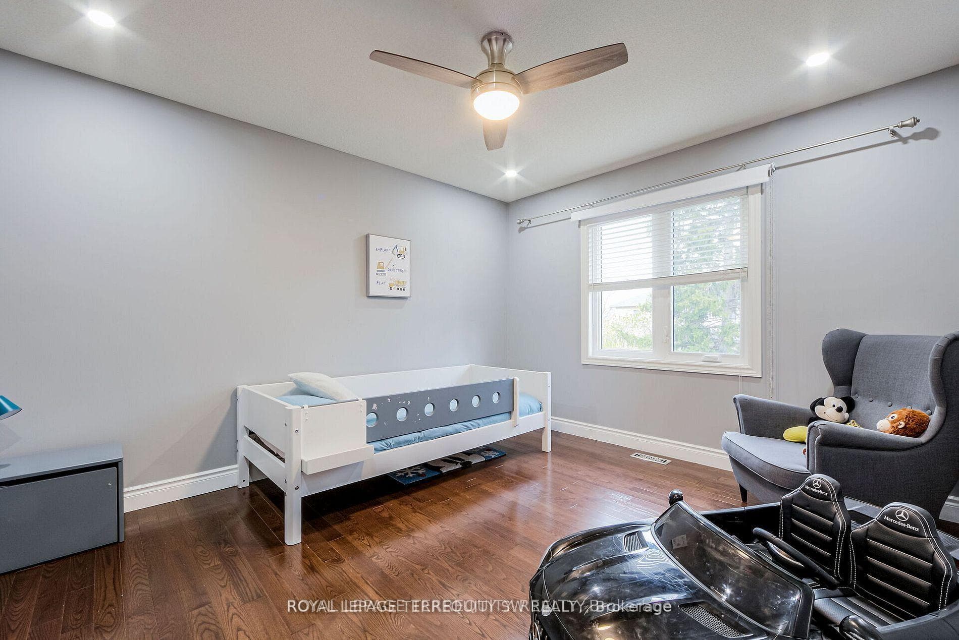2025 Parklane Crescent - Detached photo 30 of 50 in Burlington, Ontario