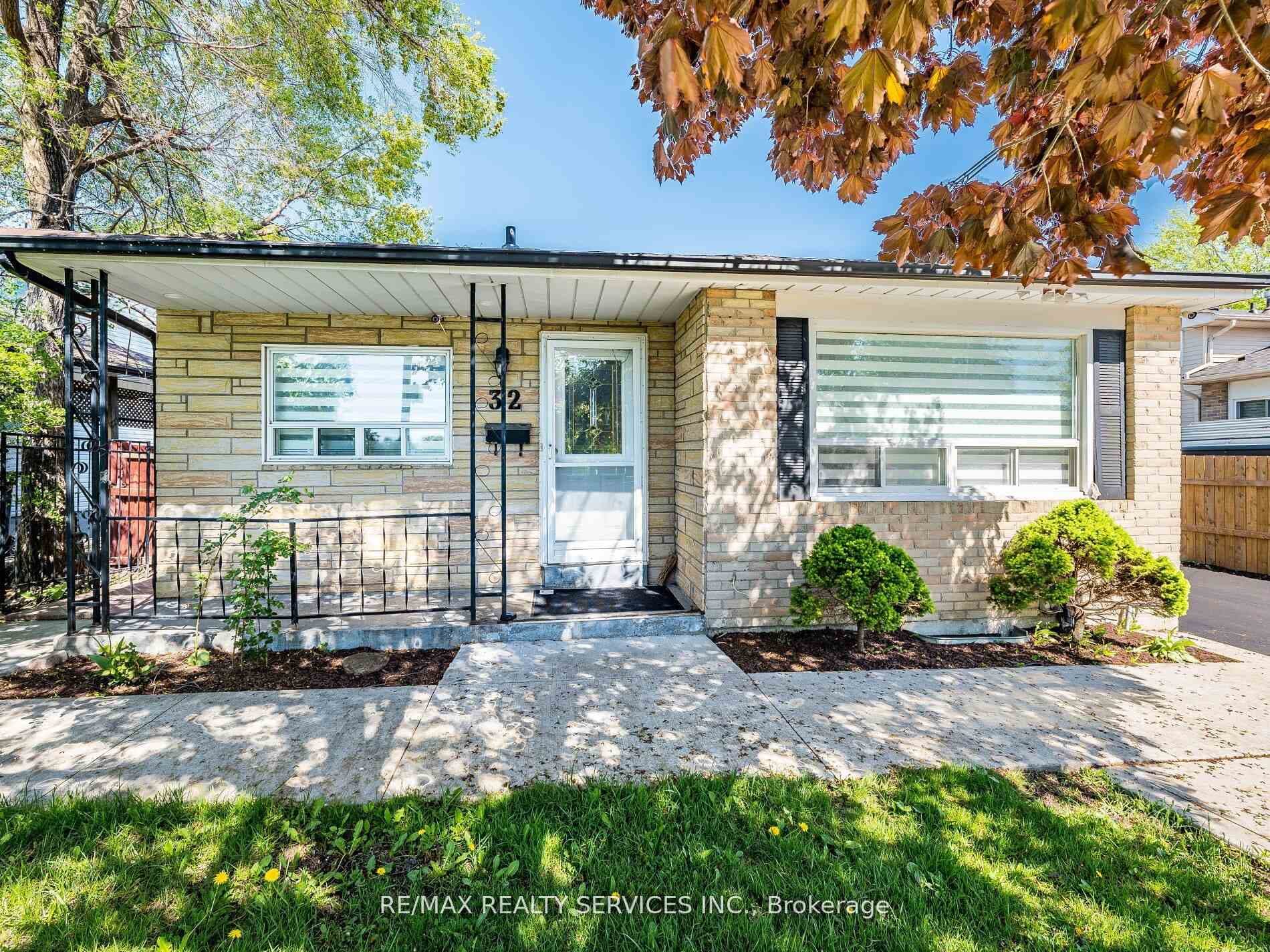 32 Madoc Drive - home for sale in Brampton, Ontario