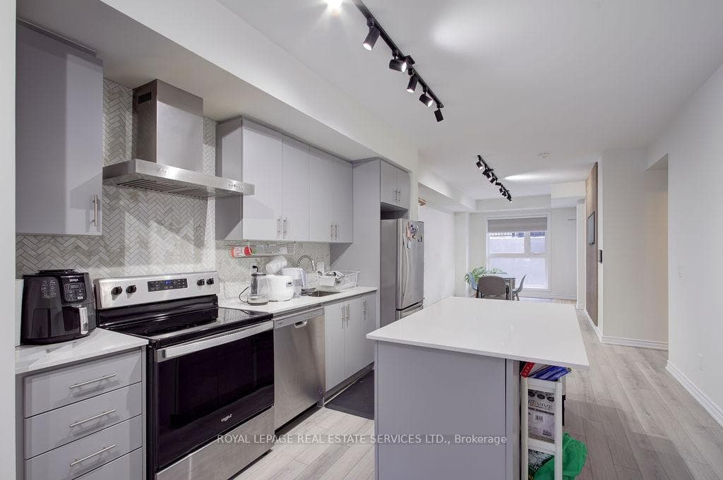 349 Wheat Boom Drive Unit 123 - Condo photo 7 of 20 in Oakville, Ontario
