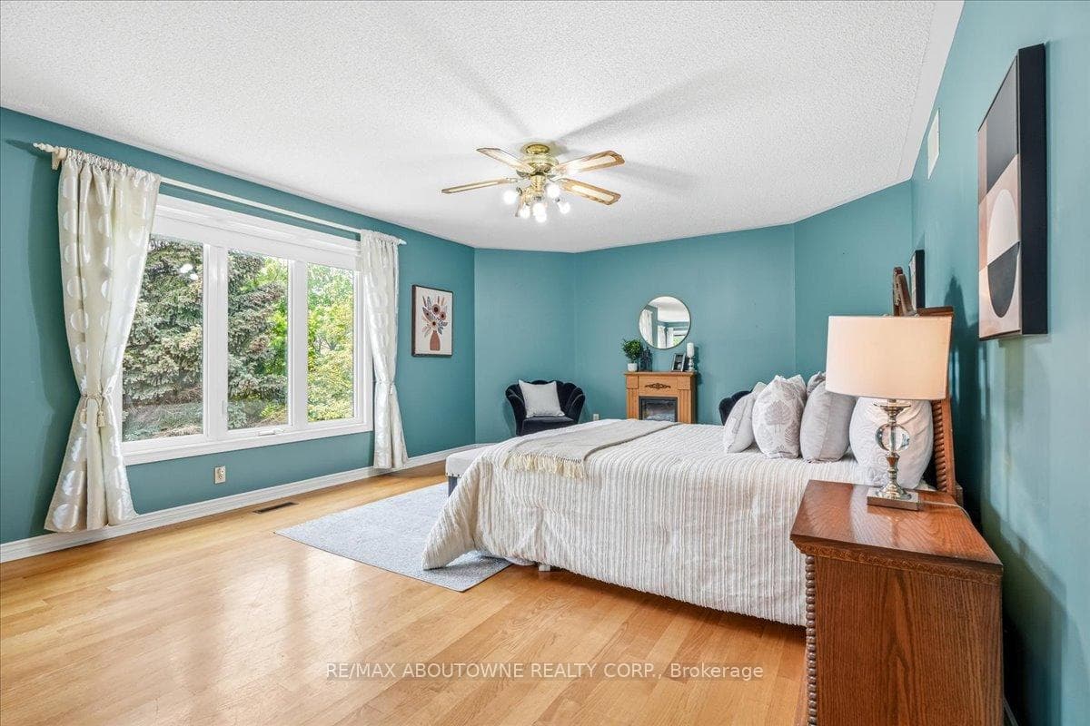 2055 Blacksmith Lane - Detached photo 23 of 49 in Oakville, Ontario