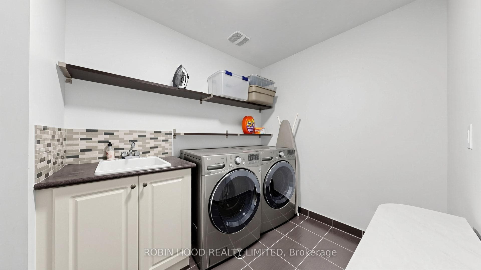 3307 Granite Gate - Detached photo 44 of 49 in Burlington, Ontario