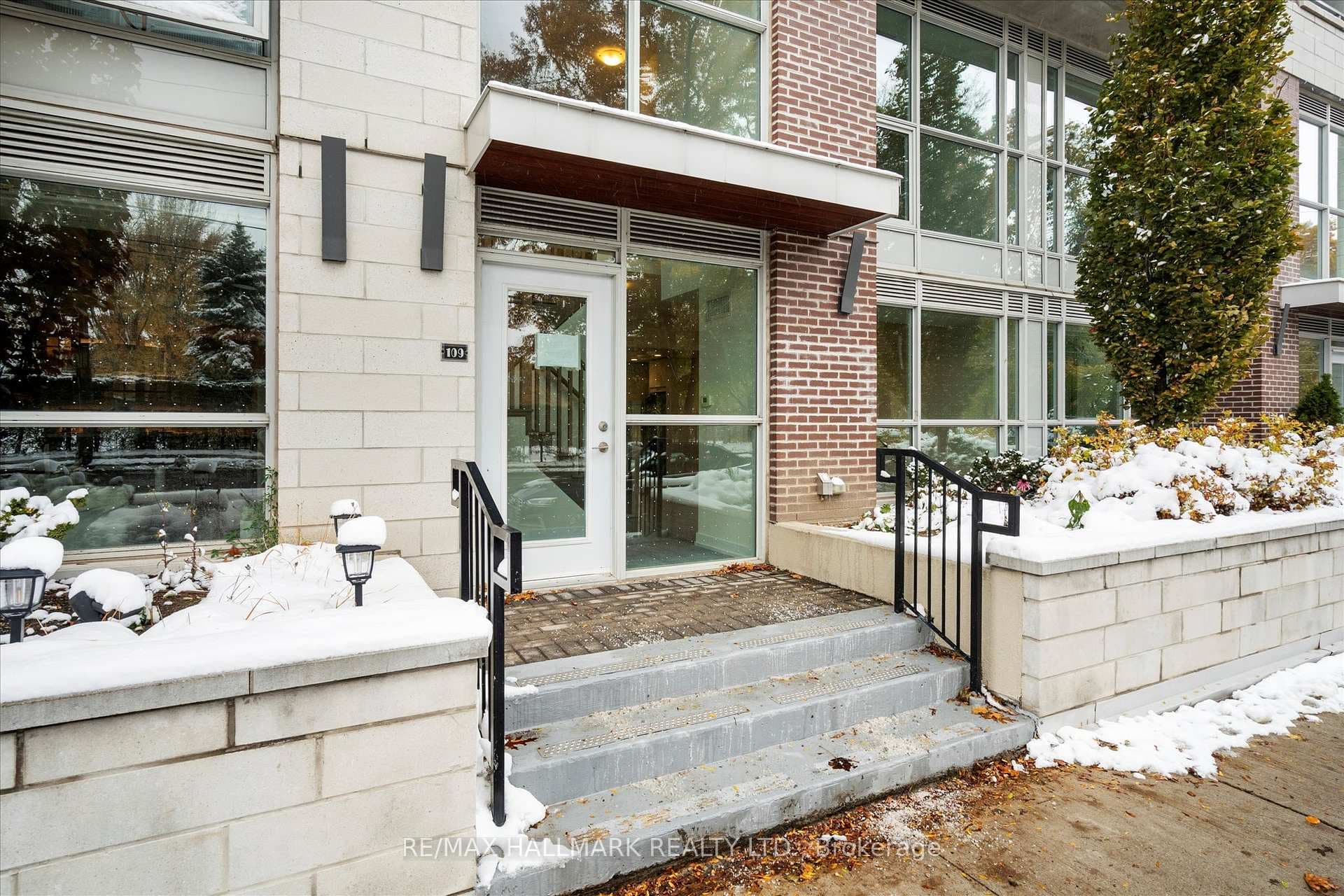 1350 Kingston Road Unit TH9 - Condo photo 6 of 39 in Birch Cliff / Cliffside, Ontario