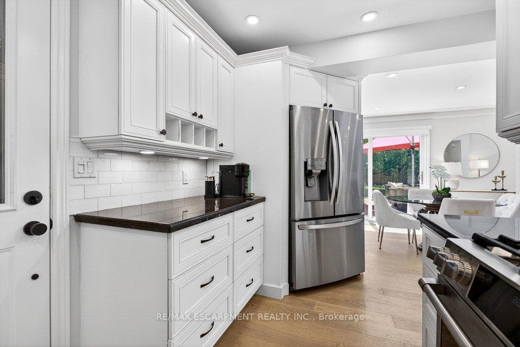 350 East Side Crescent - Detached photo 15 of 43 in Burlington, Ontario