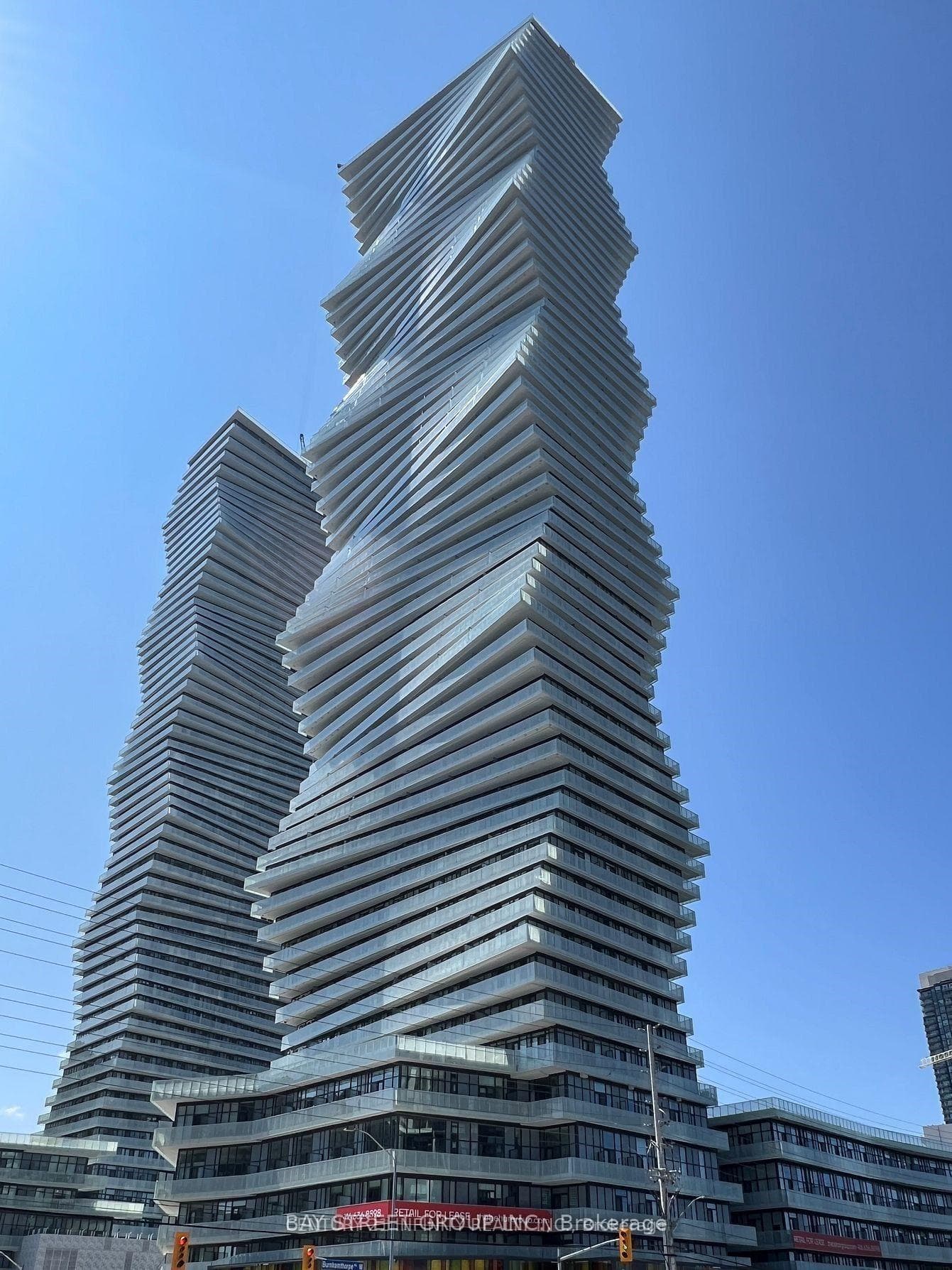 3900 Confederation Parkway Unit 5207 - home for sale in Mississauga, Ontario